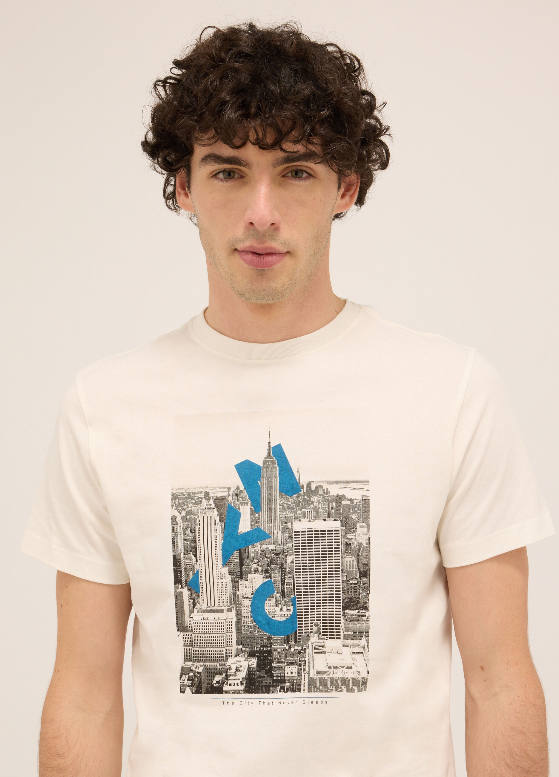 T-shirt girocollo in cotone con stampa uomo_2