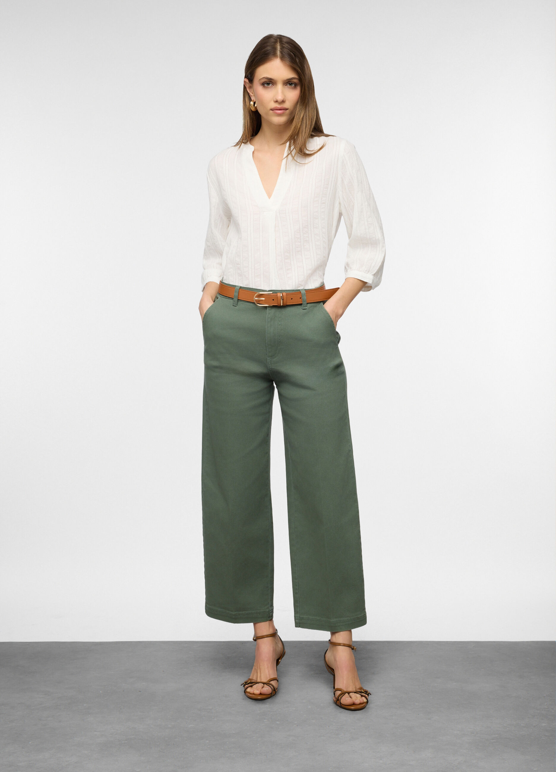 Pantaloni regular fit in cotone stretch donna_0