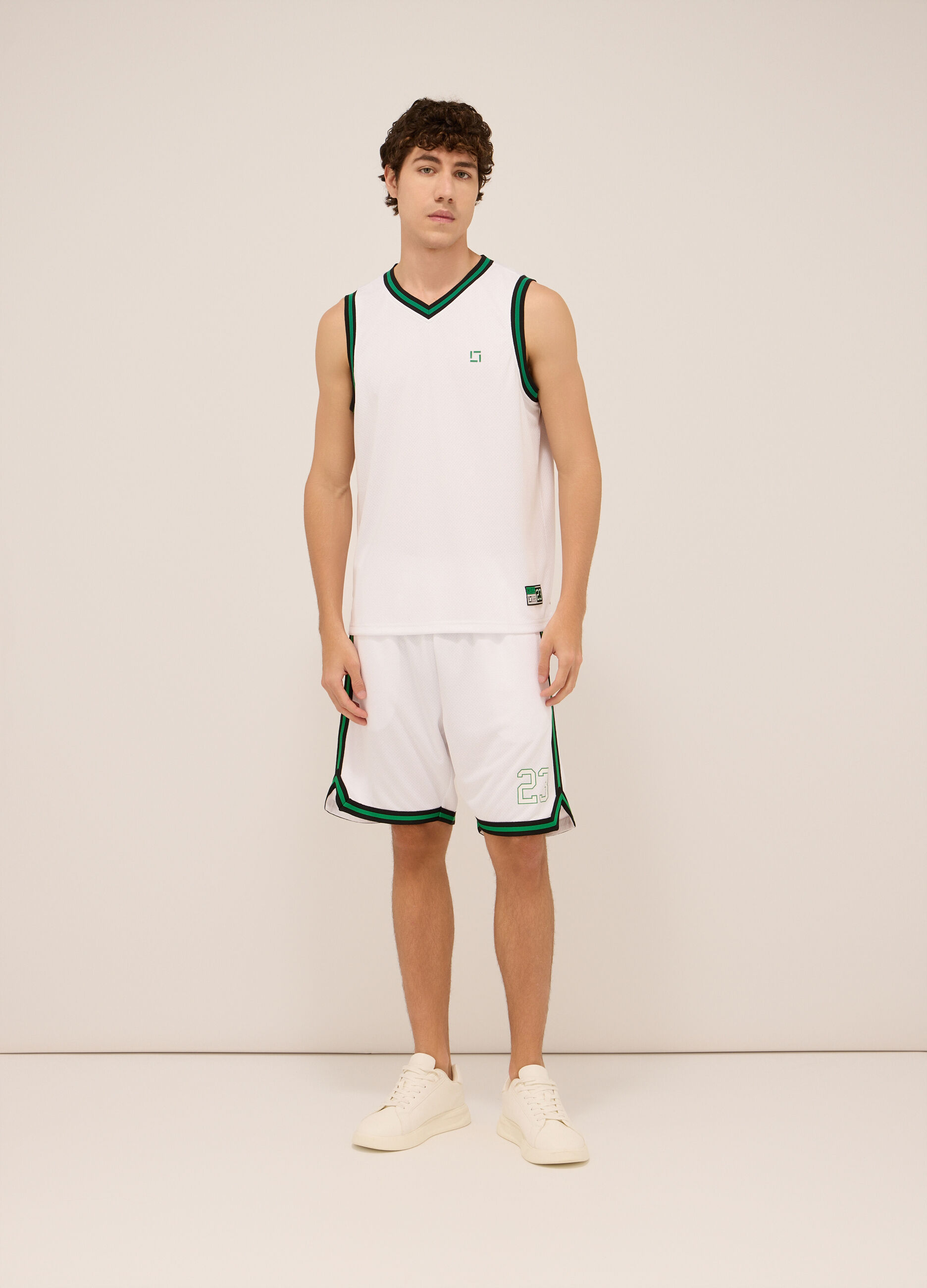Pantaloncino sportivo stile basket uomo_0