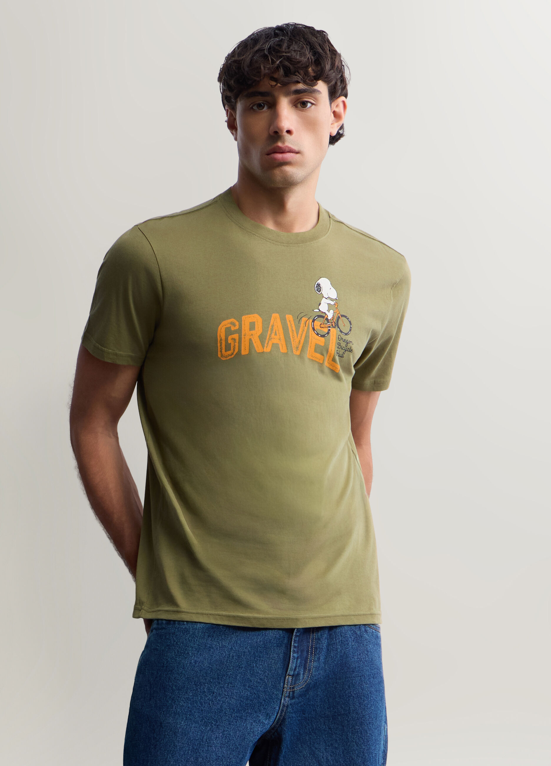 T-shirt girocollo in cotone con stampa Peanuts uomo_0