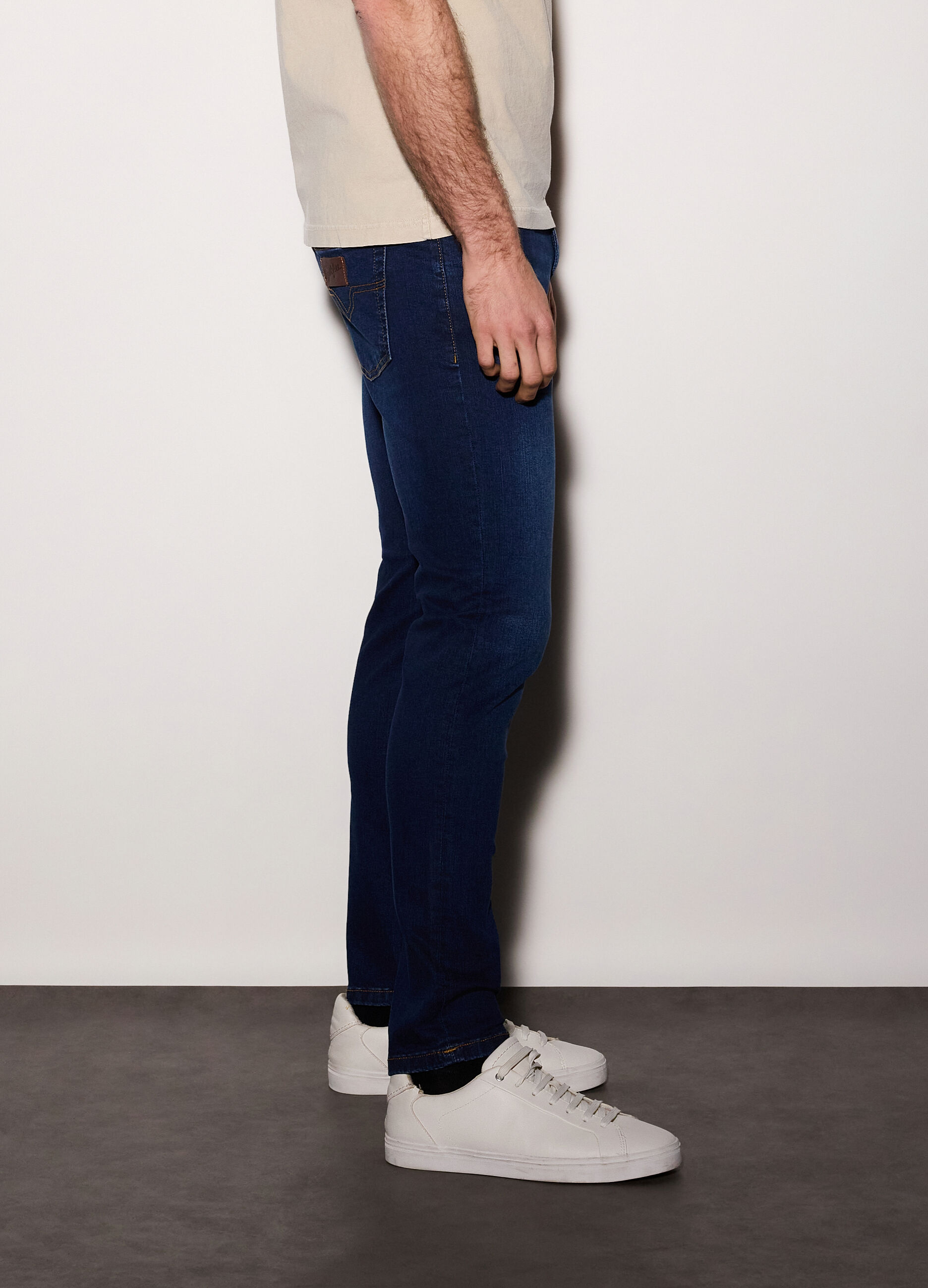 Jeans skinny fit in misto cotone stretch uomo_3