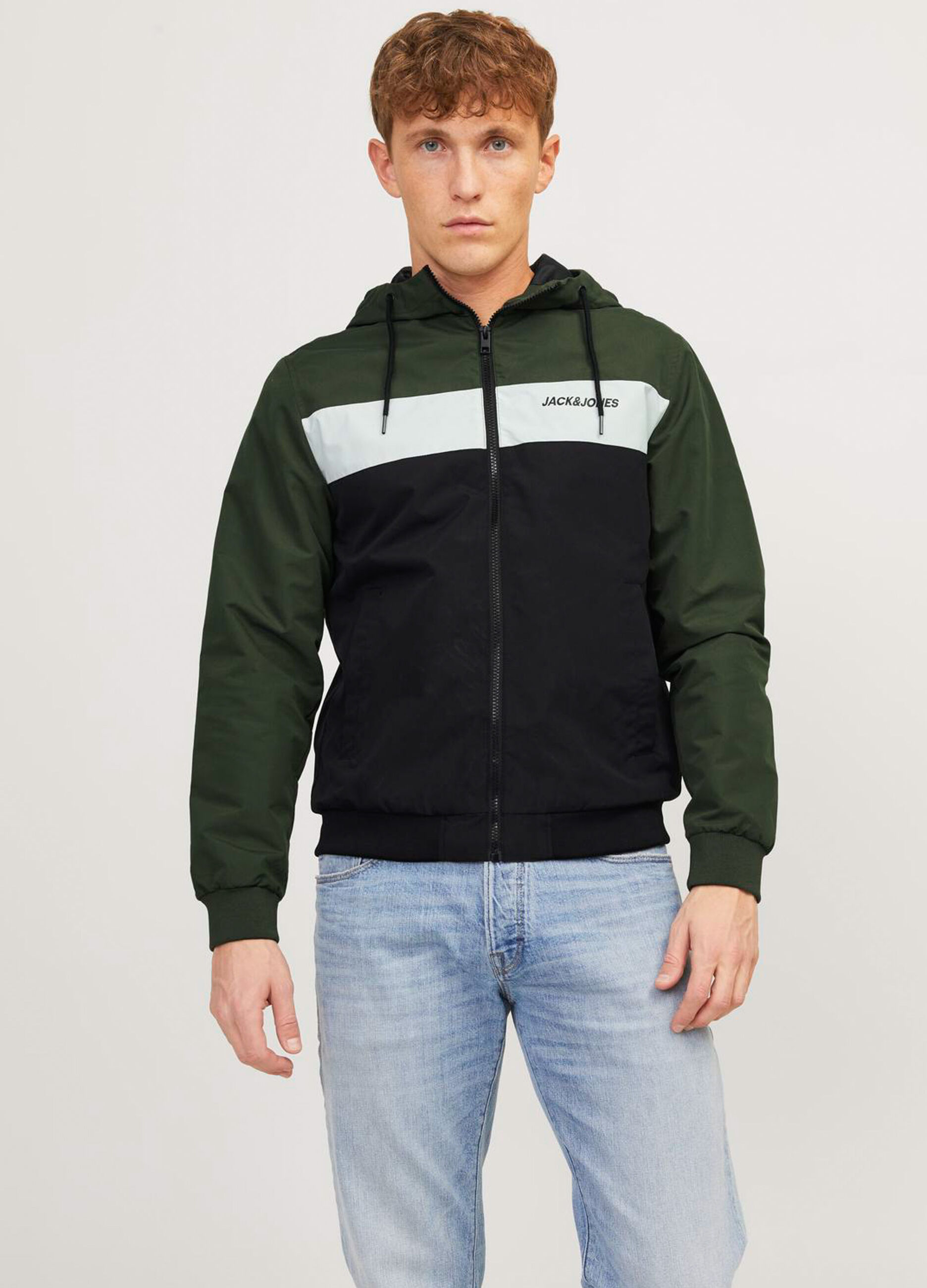 Giacca a vento con cappuccio color-block uomo