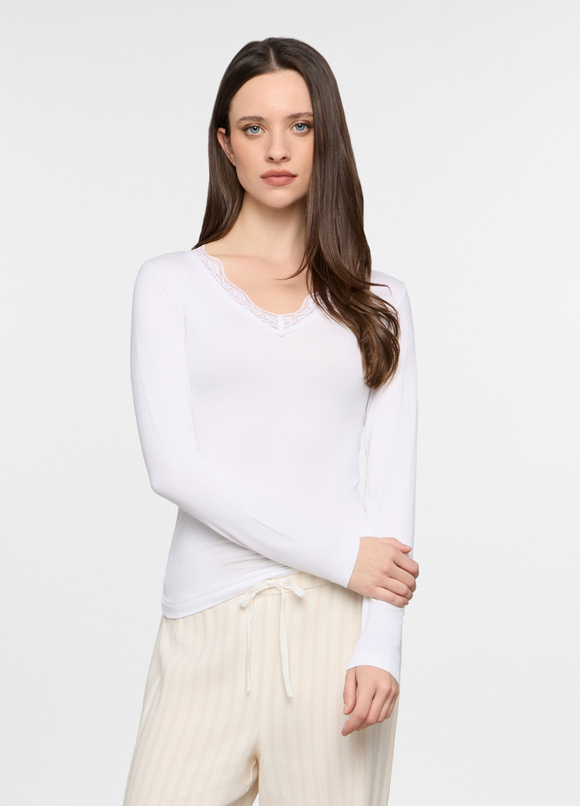 T-shirt intima con scollo a V stretch donna_0