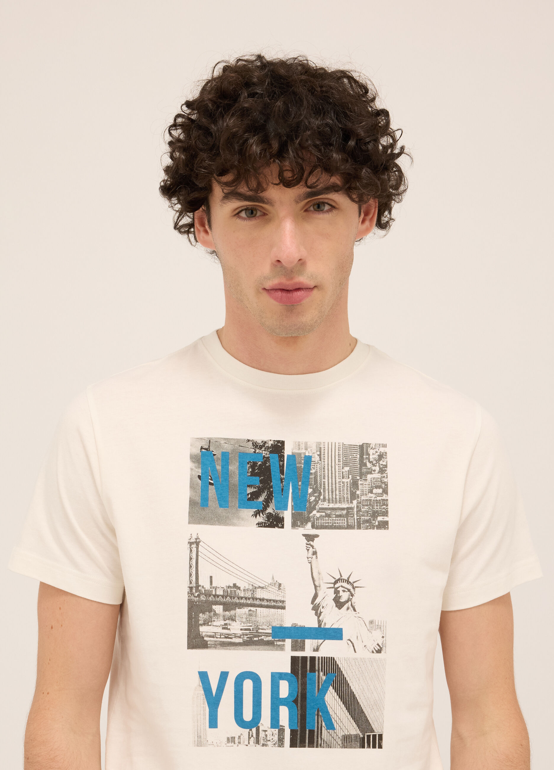 T-shirt girocollo in cotone con stampa uomo_2