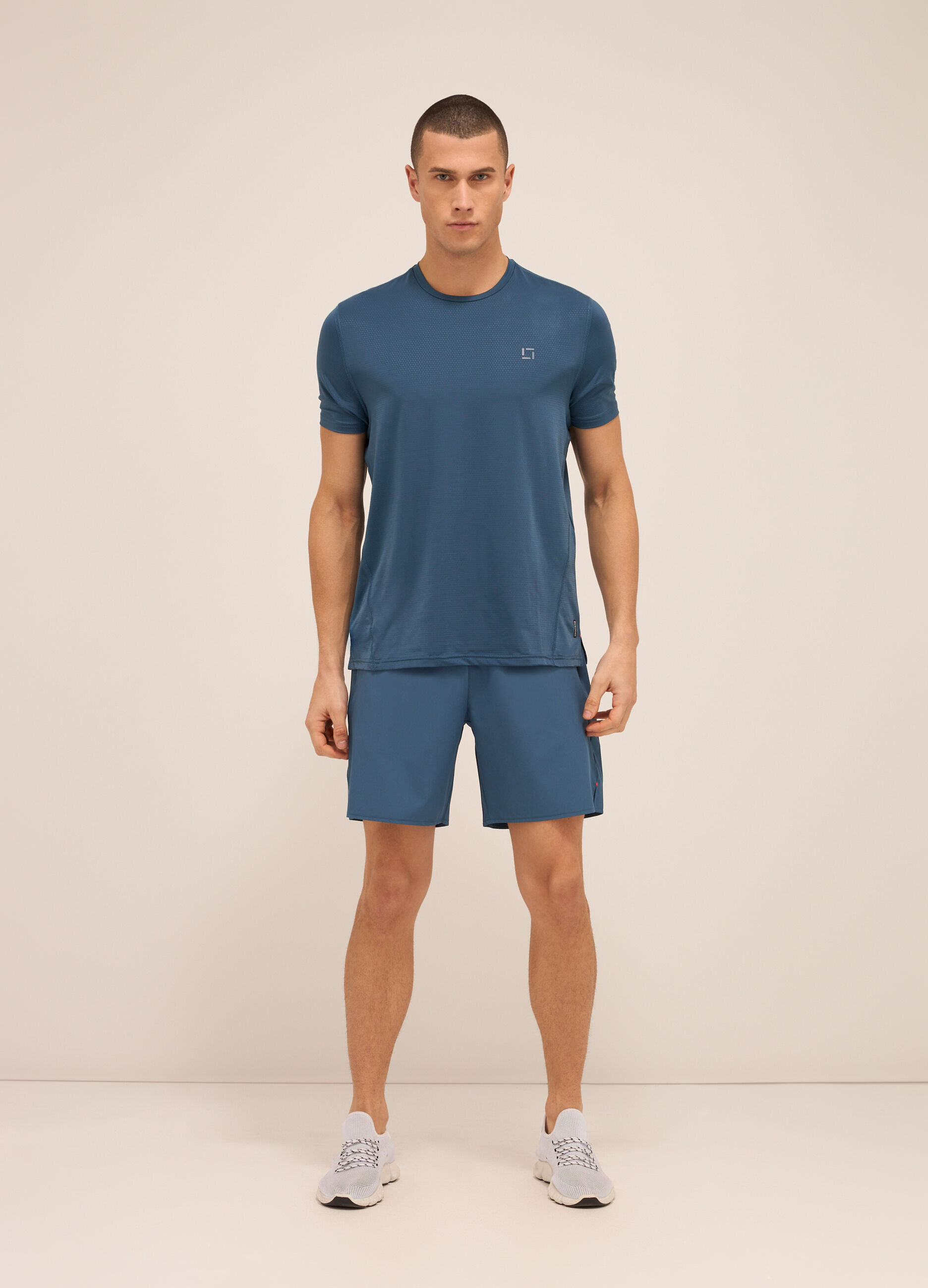 Shorts sportivi in tessuto tecnico uomo _0