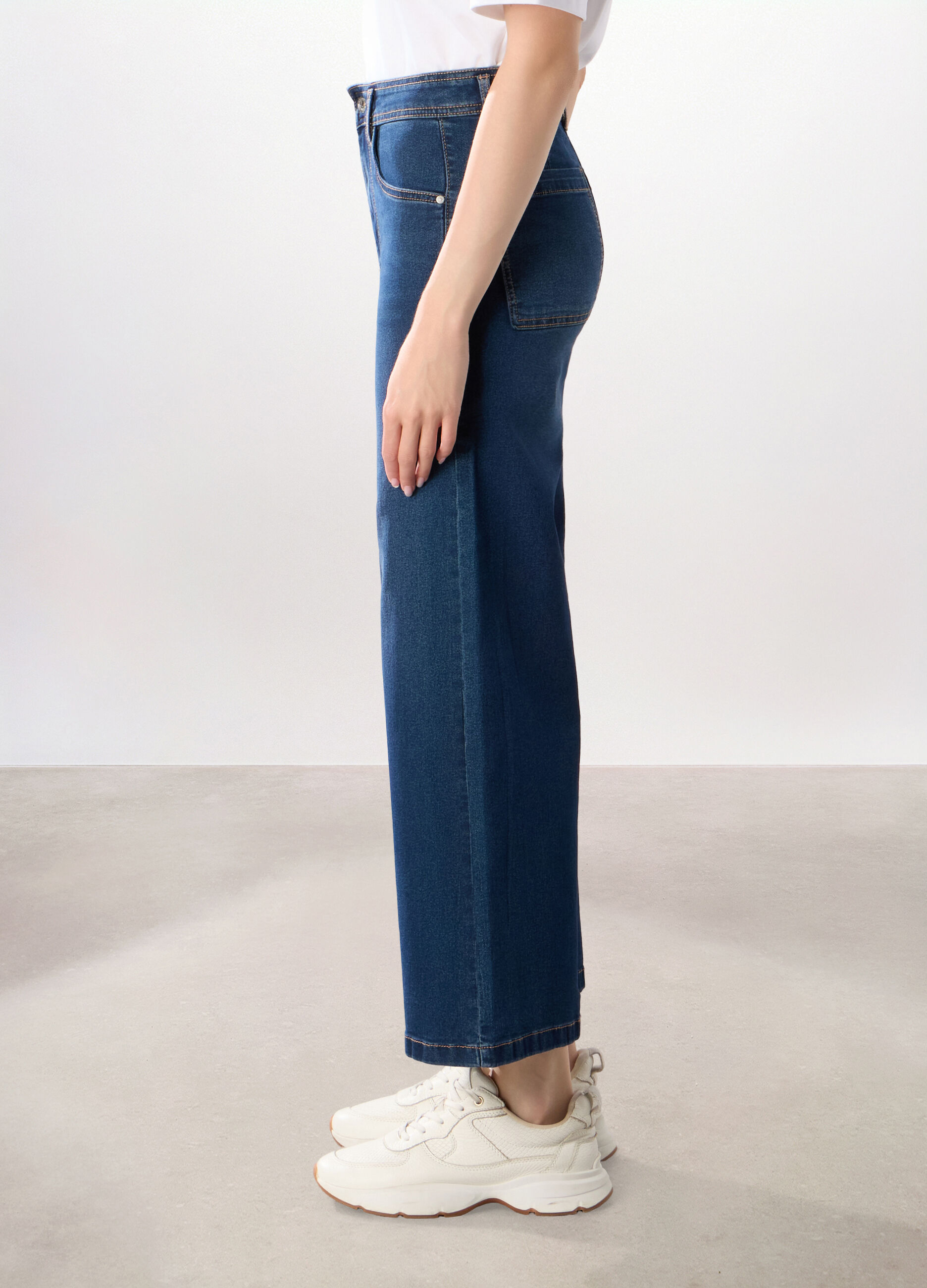Pantaloni wide leg in denim misto cotone stretch_3