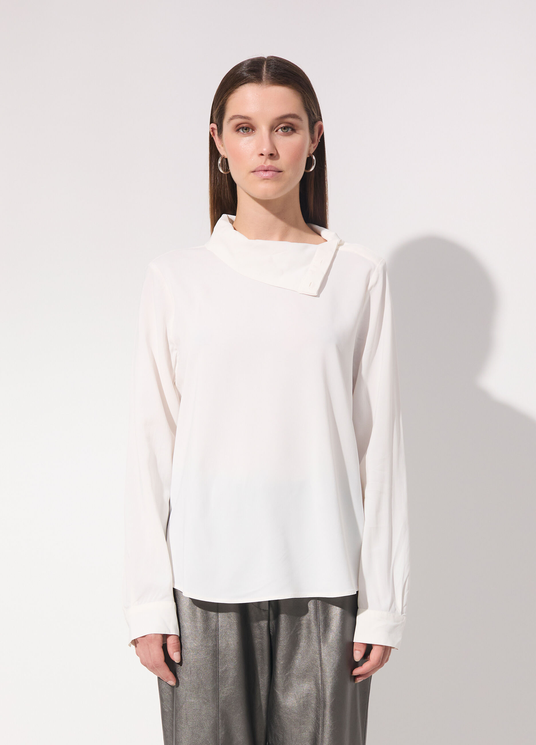 Camicia in viscosa crêpe a collo alto donna_1