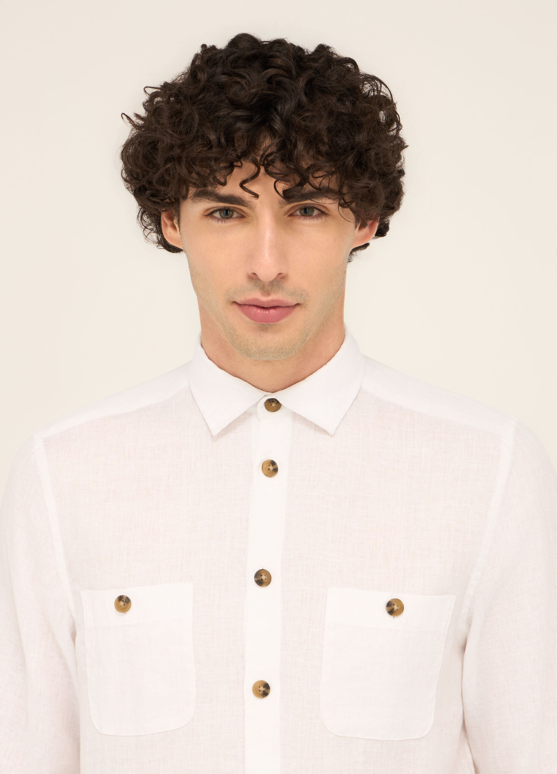 Camicia con taschini in puro lino uomo_2