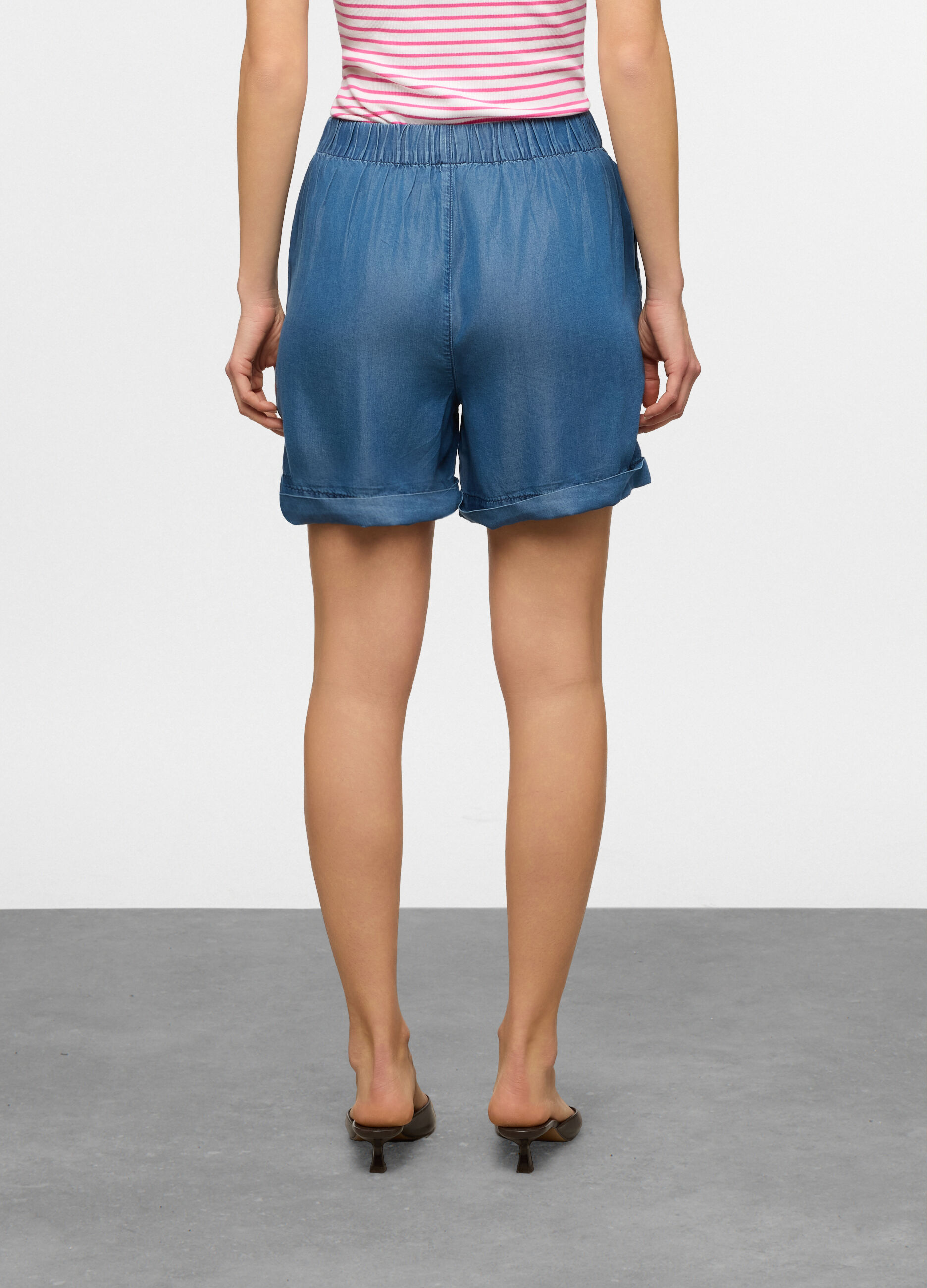 Short Fit regular con vita elasticata in lyocell donna_1