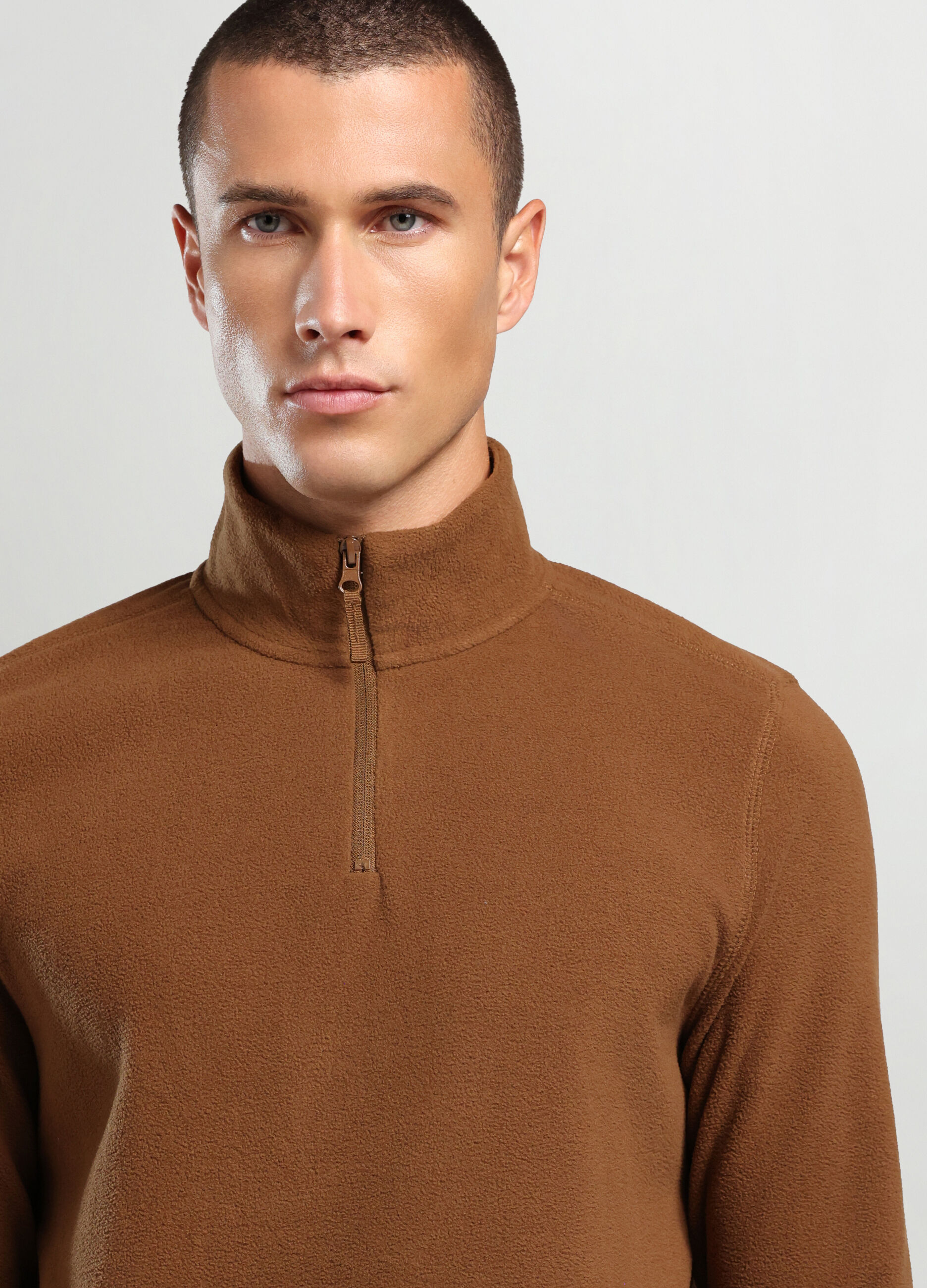 Felpa a collo alto con mezza zip uomo_2