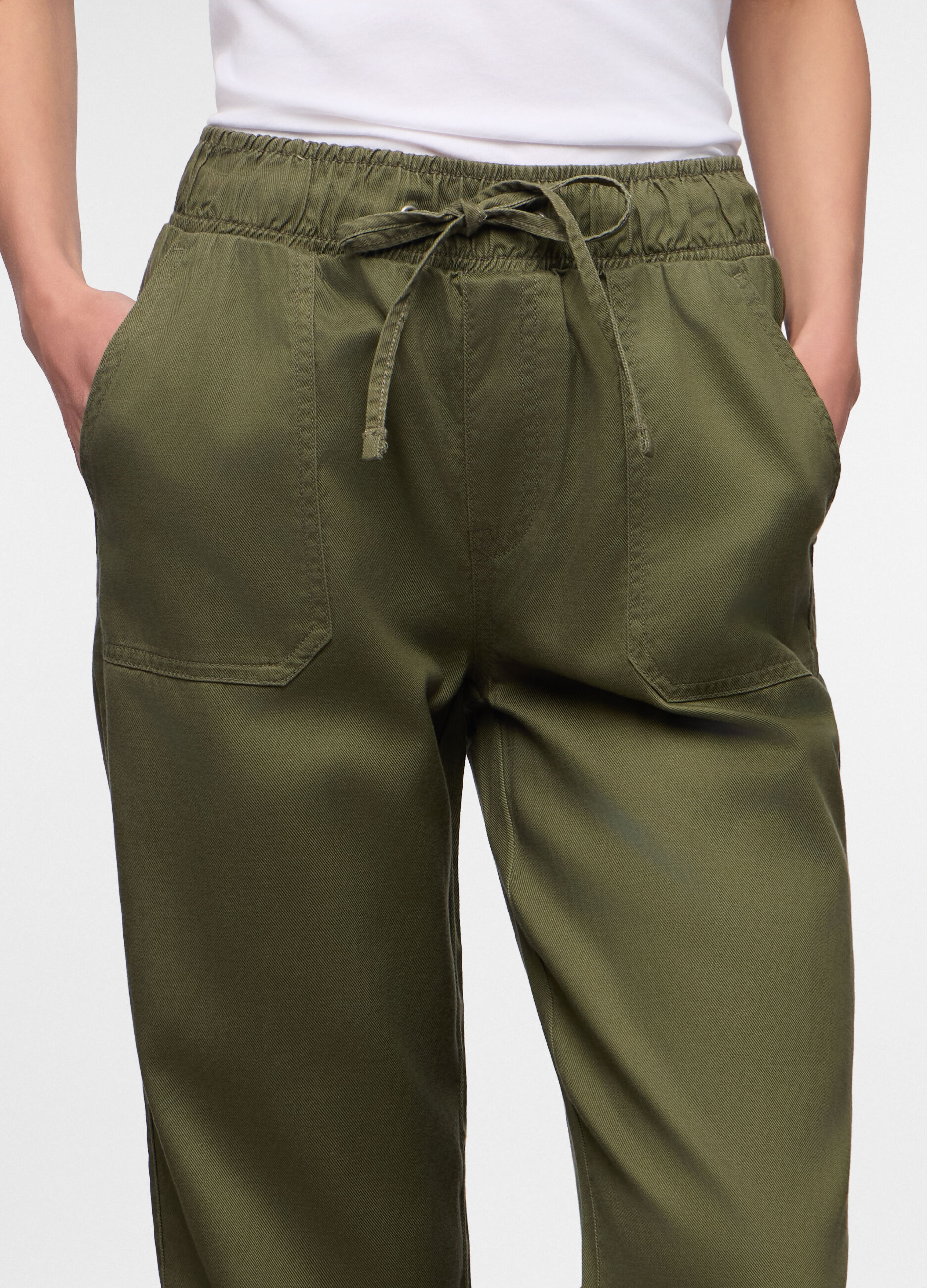 Jogger fit Regular con fondo elasticato in misto lyocell stretch donna _3