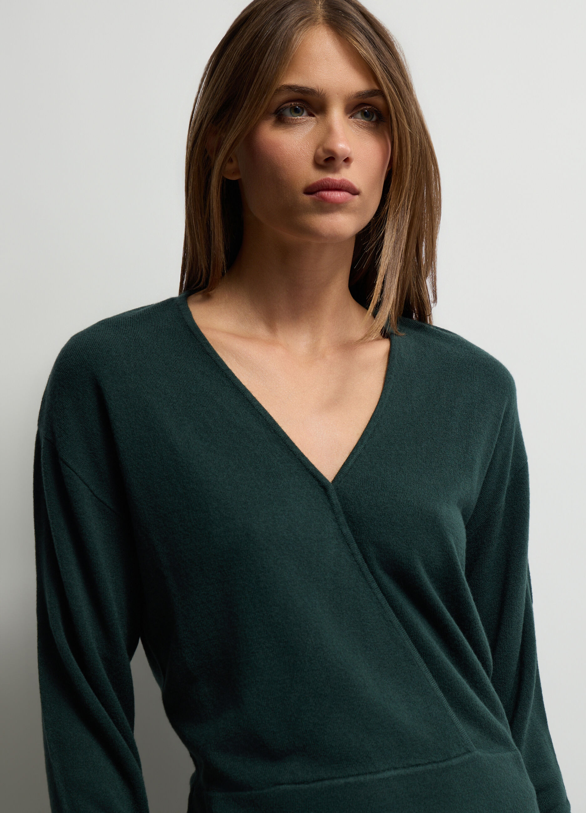 Pullover con scollo a V Fit over rasato donna_2