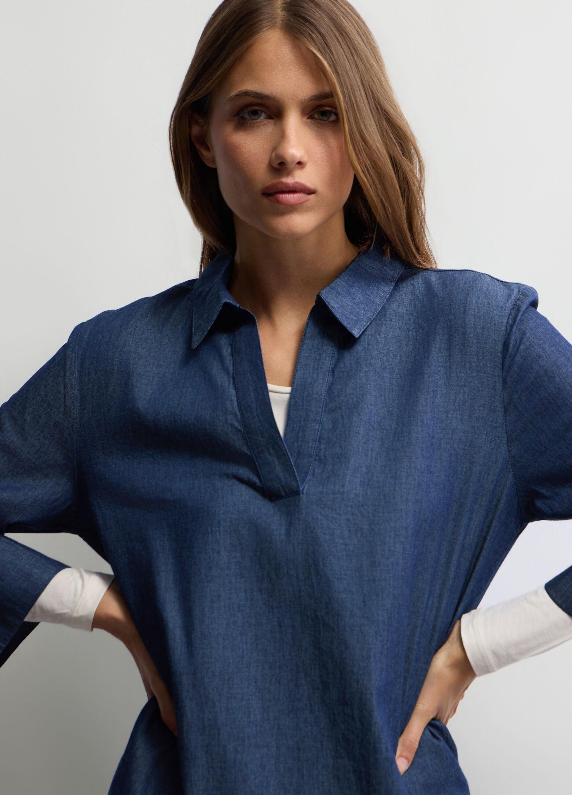 Blusa Fit over con scollo a V donna_2