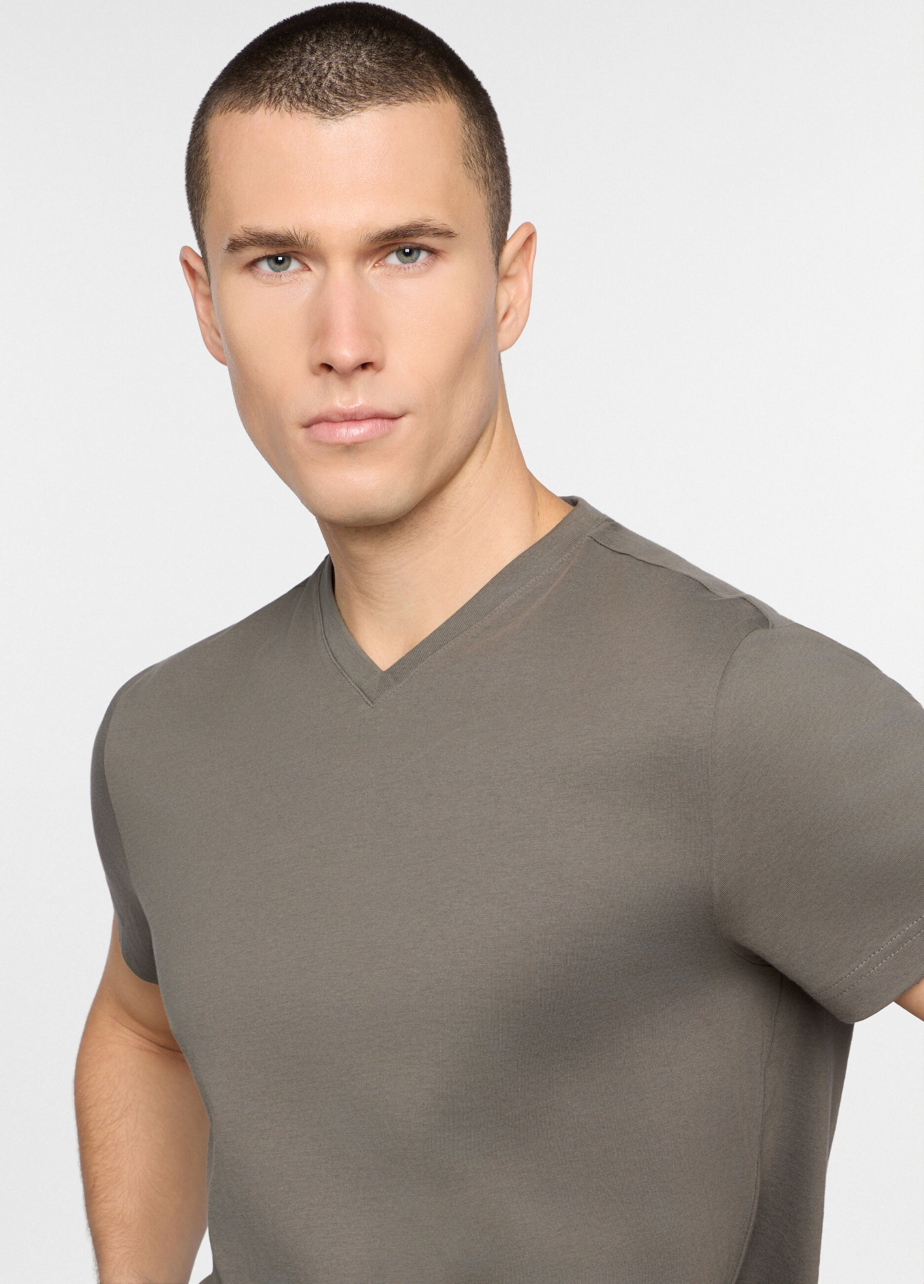 Pigiama corto con scollo a V uomo_2