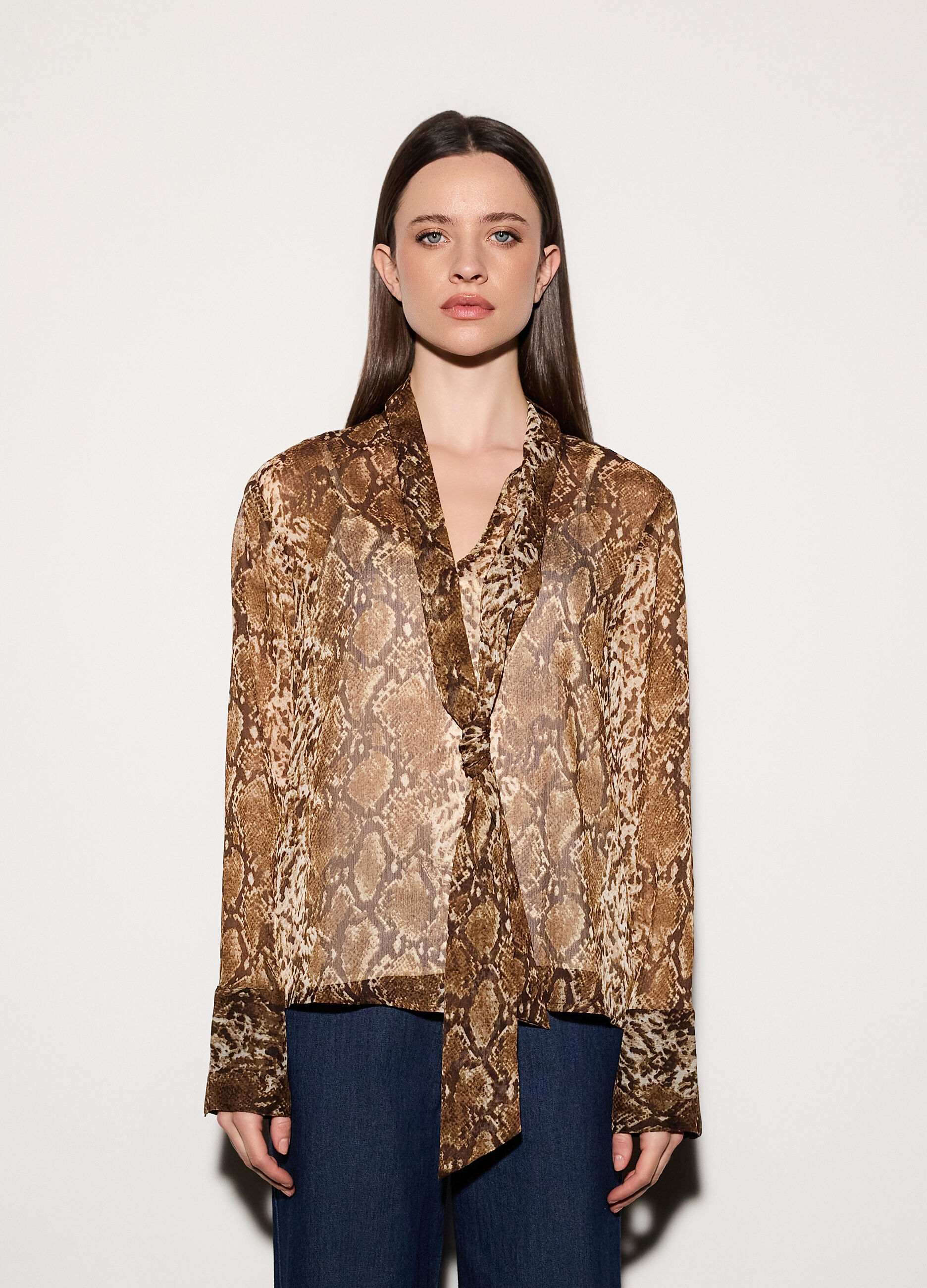 Blusa regular fit con scollo a V donna_1