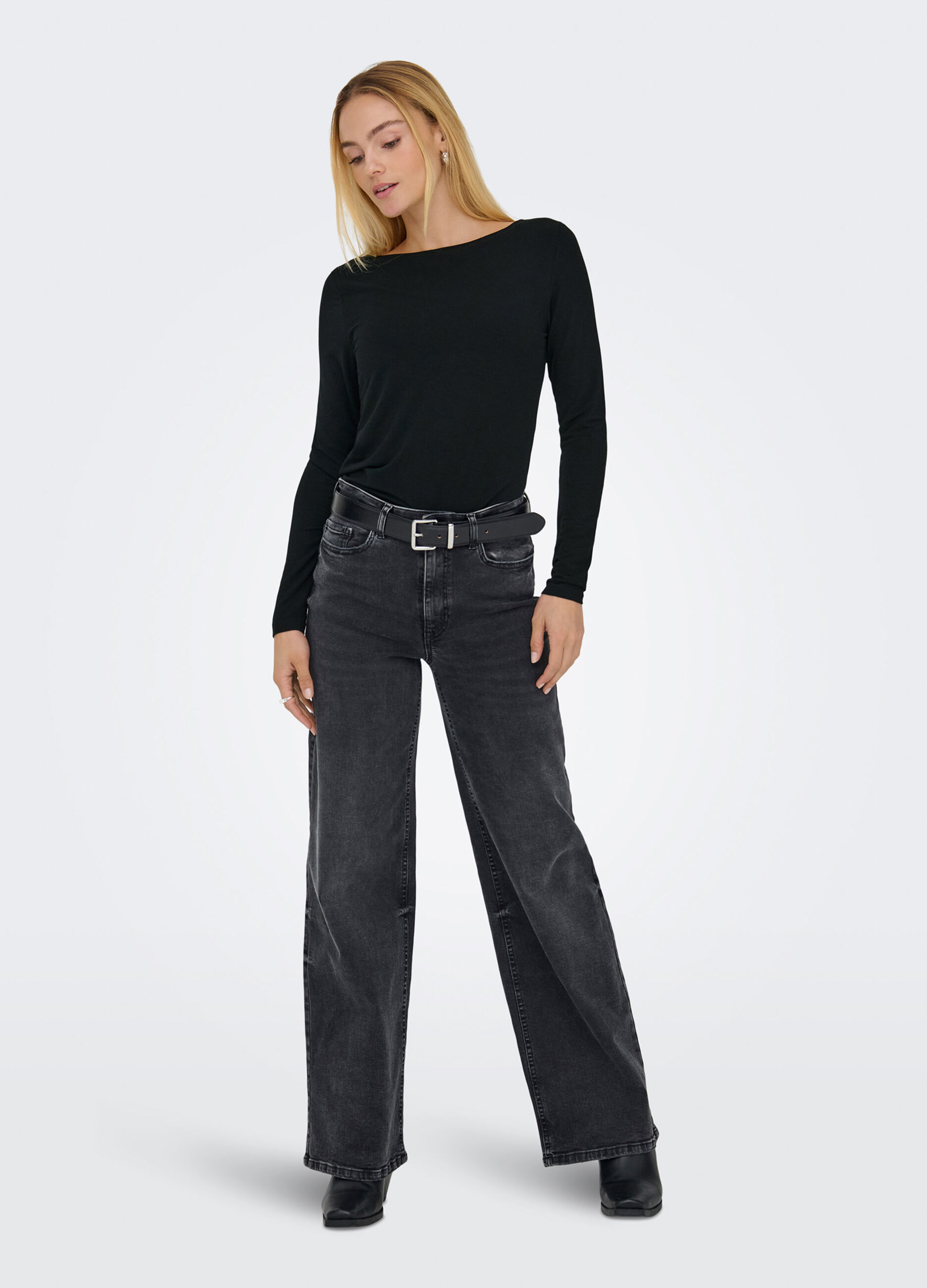 T-shirt con scollo a barchetta donna_2