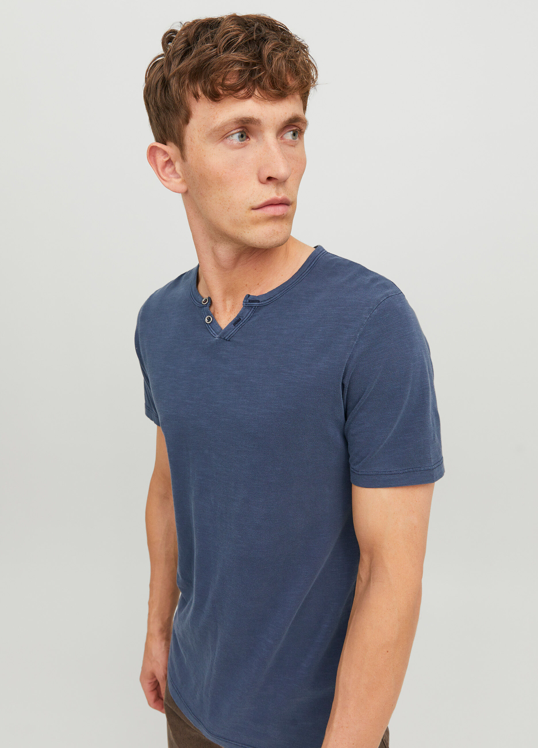T-shirt collo serafino uomo