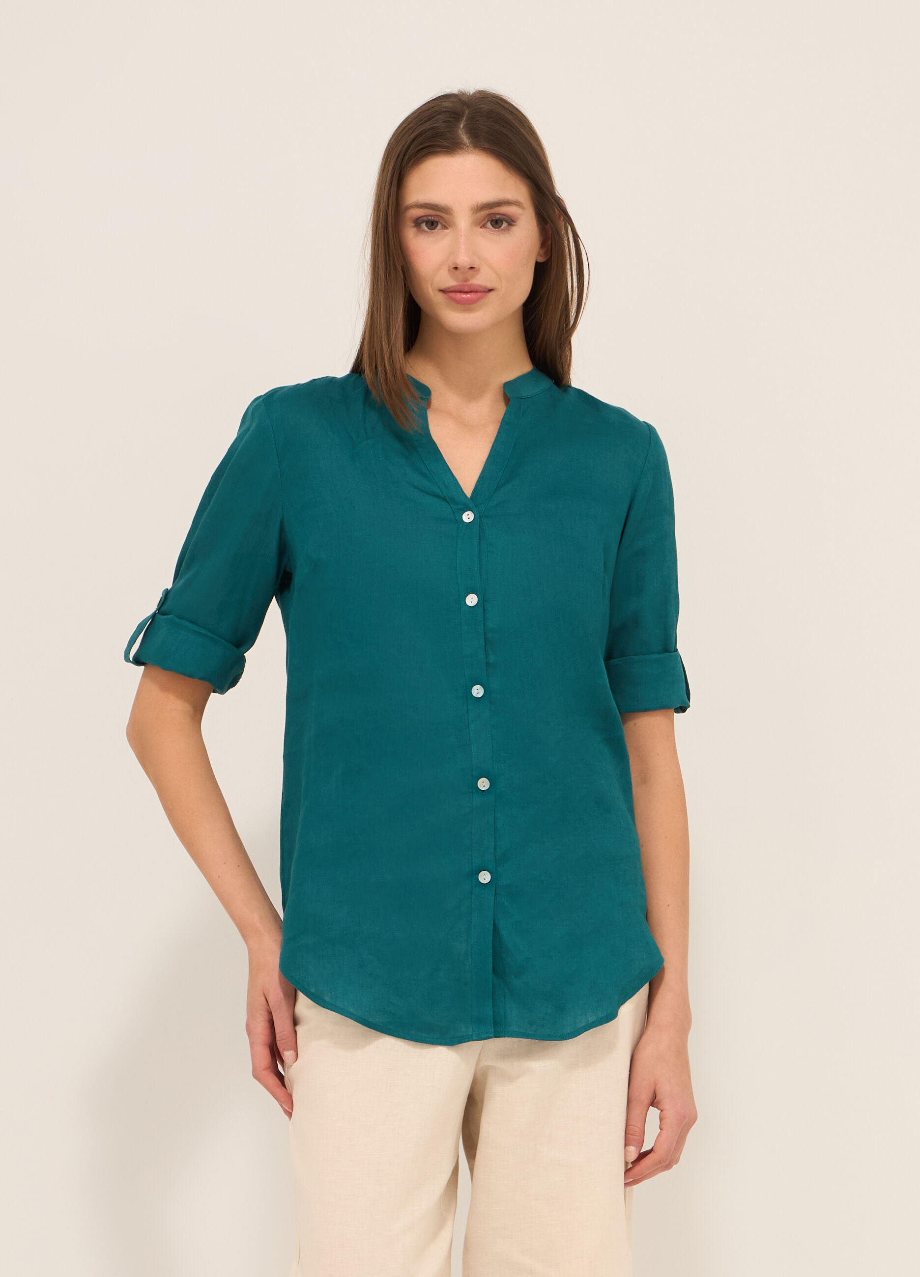 Camicia in puro lino con scollo a V donna_0