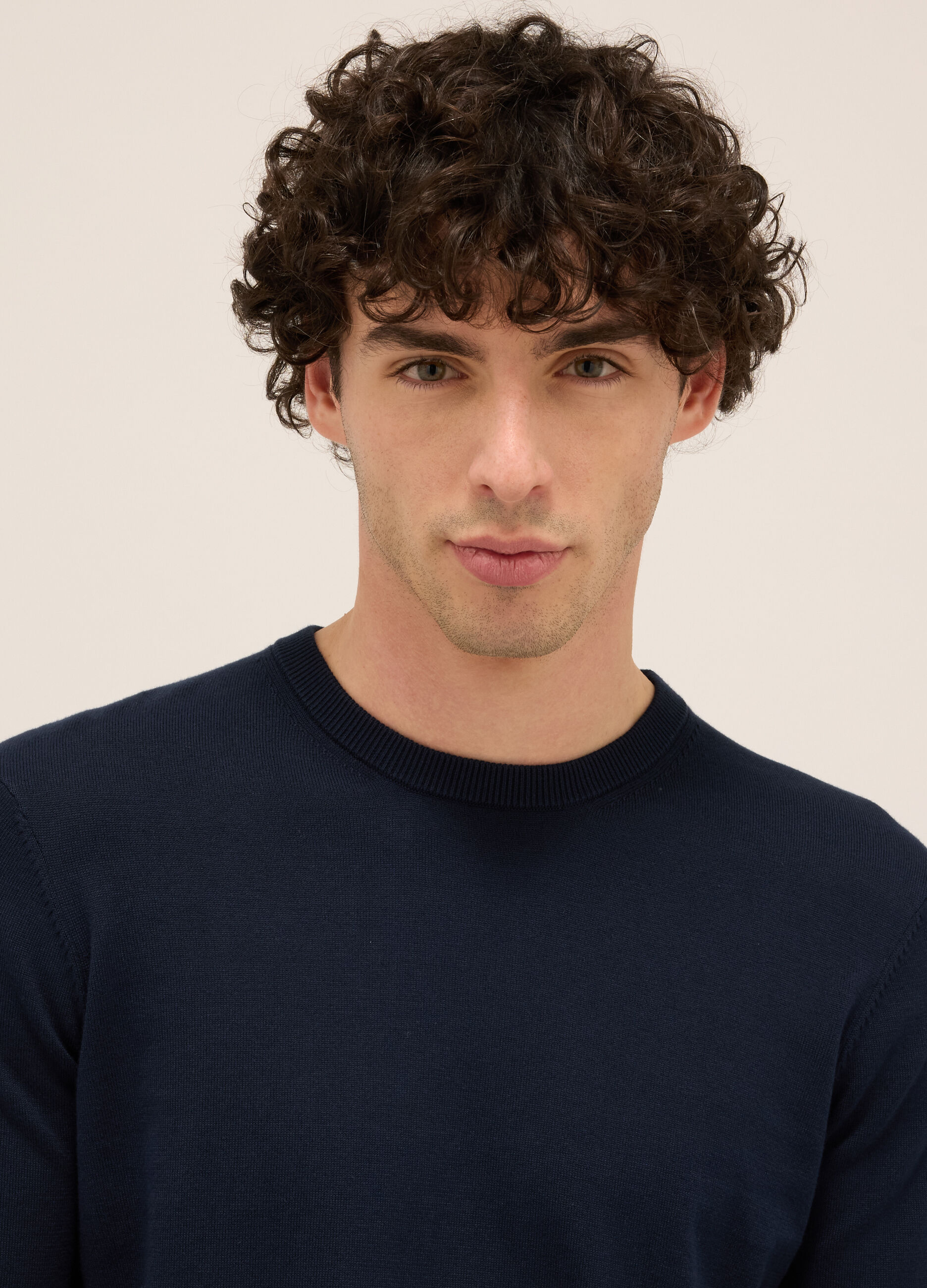 Maglione girocollo in maglia rasata di puro cotone uomo_2