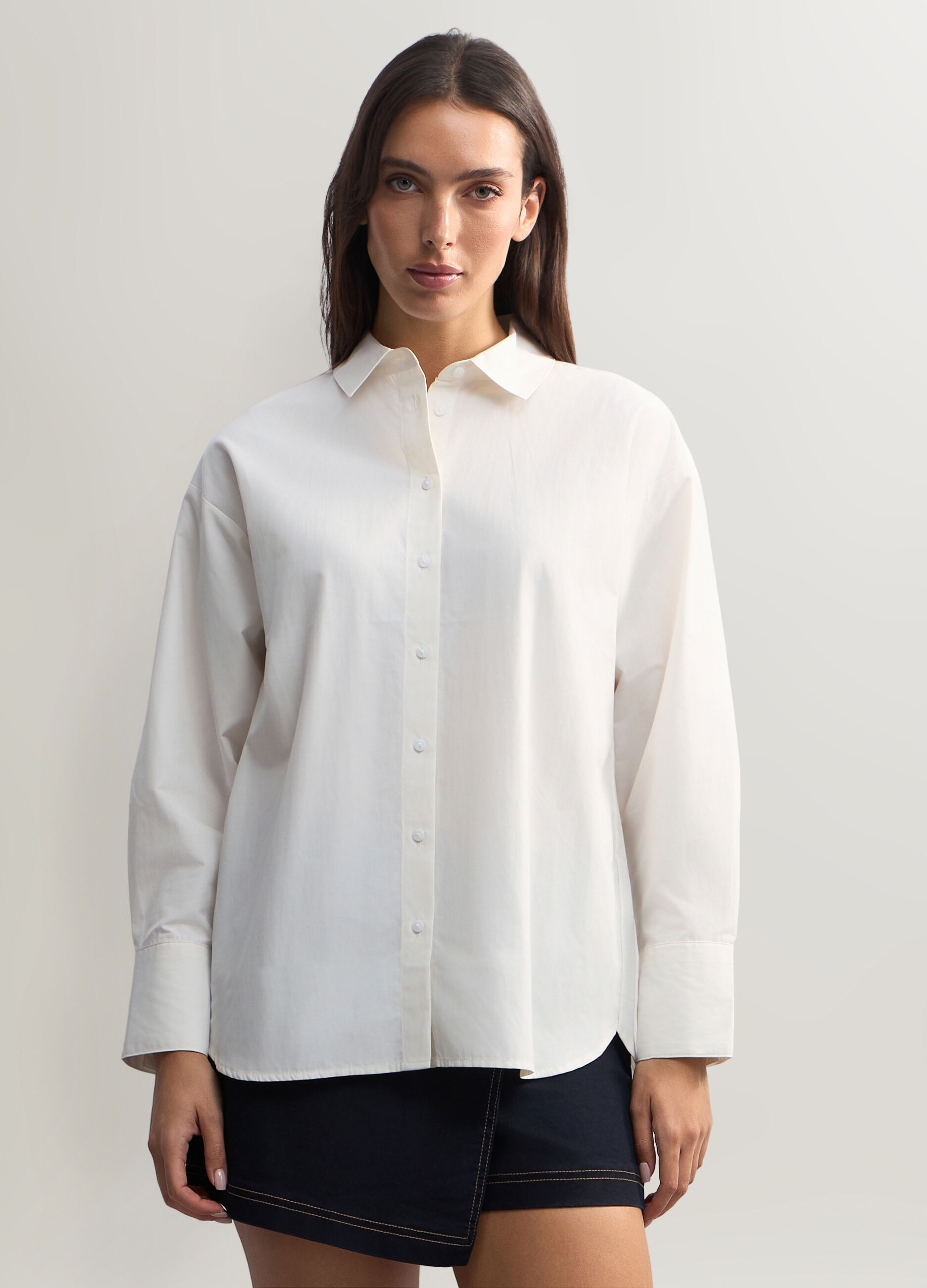 Camicia Fit Over con colletto alla francese in popeline misto cotone donna_0
