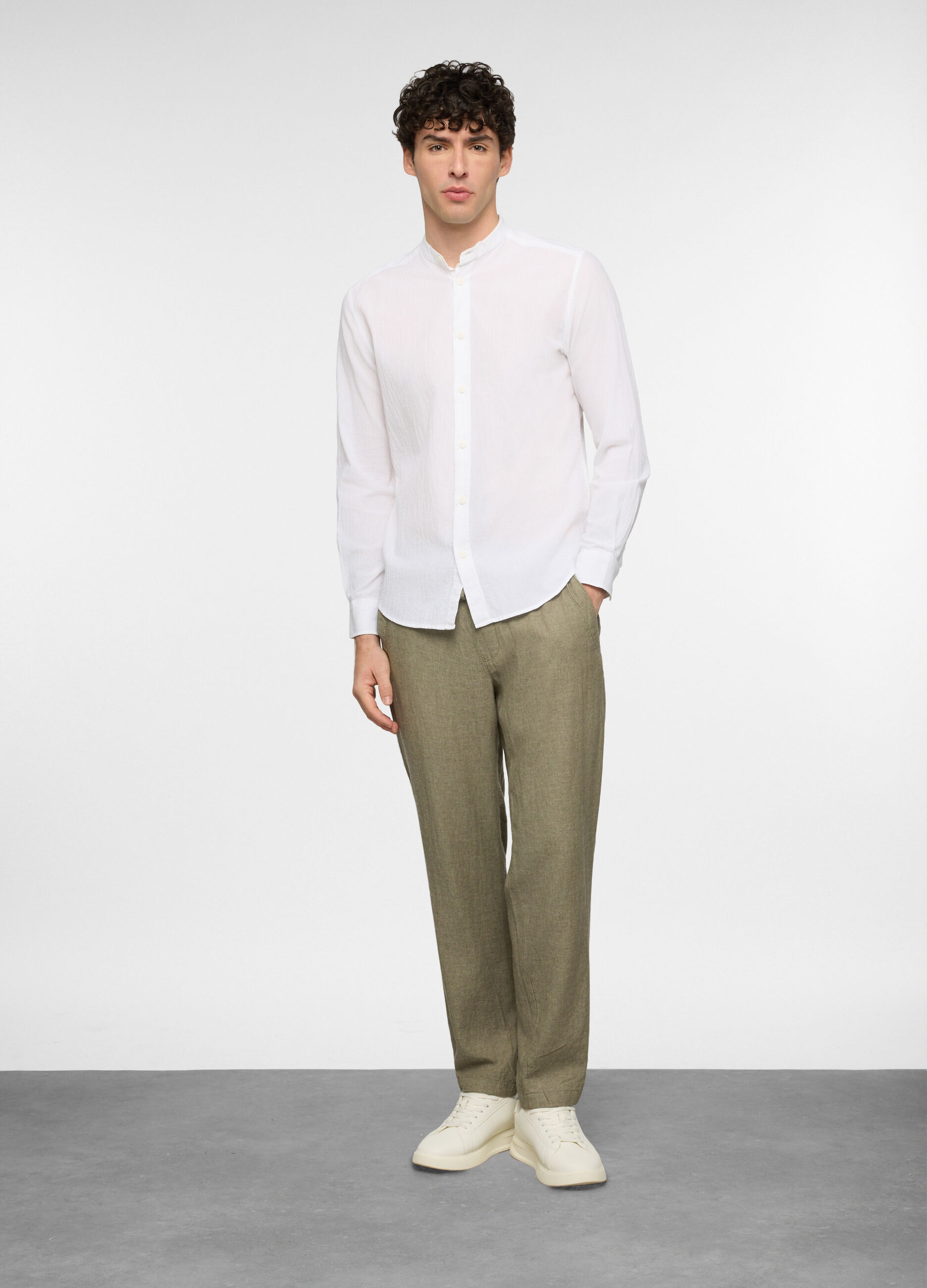 Pantalone chino relaxed fit in cotone e lino uomo_0