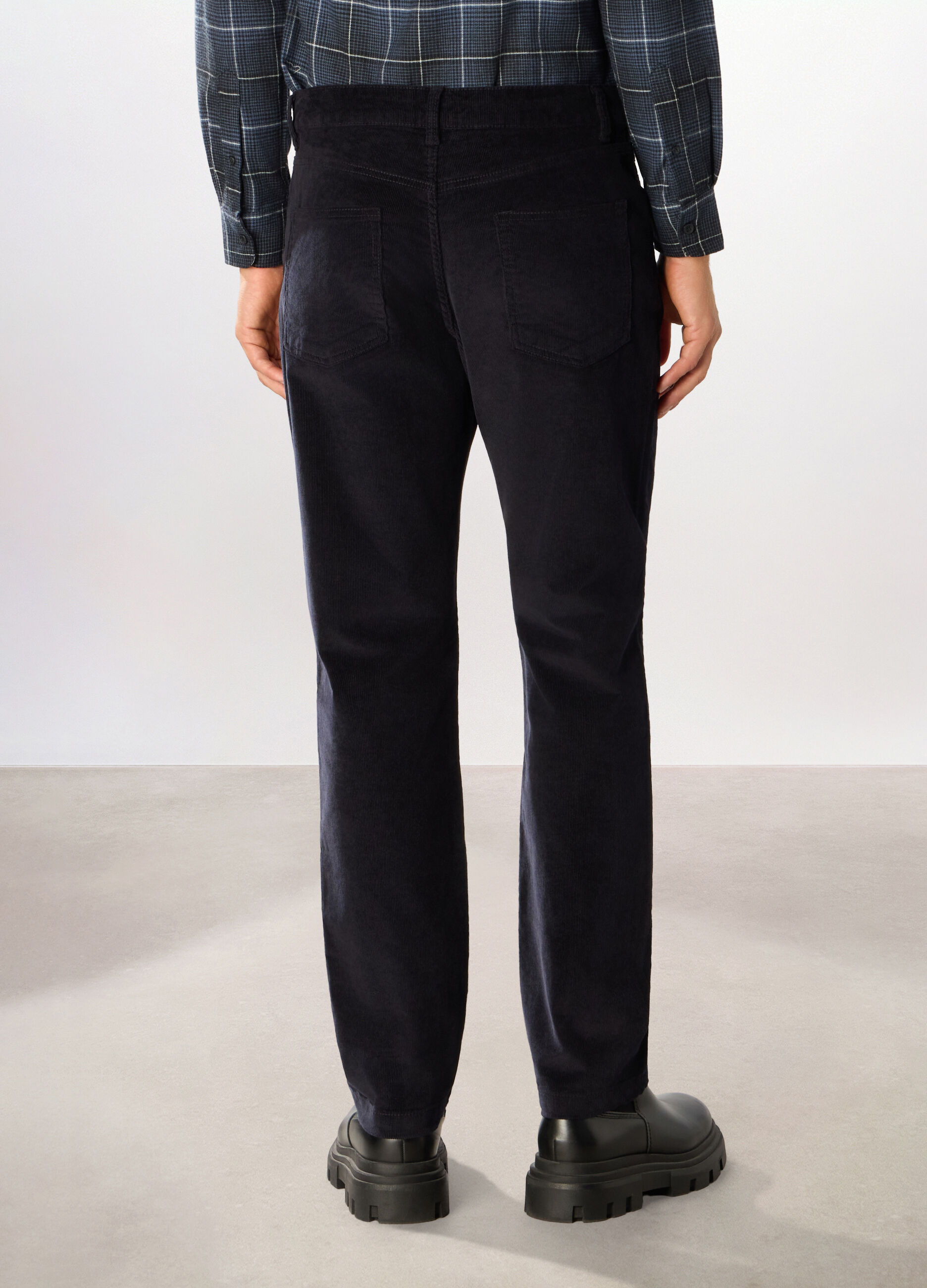 Pantalone 5 tasche in velluto a coste uomo_1