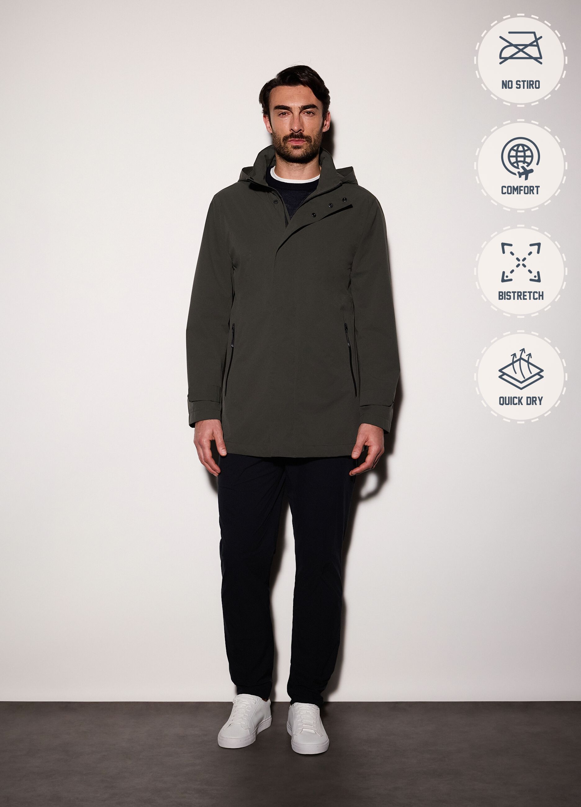 Giubbino in tessuto tecnico con cappuccio uomo_0