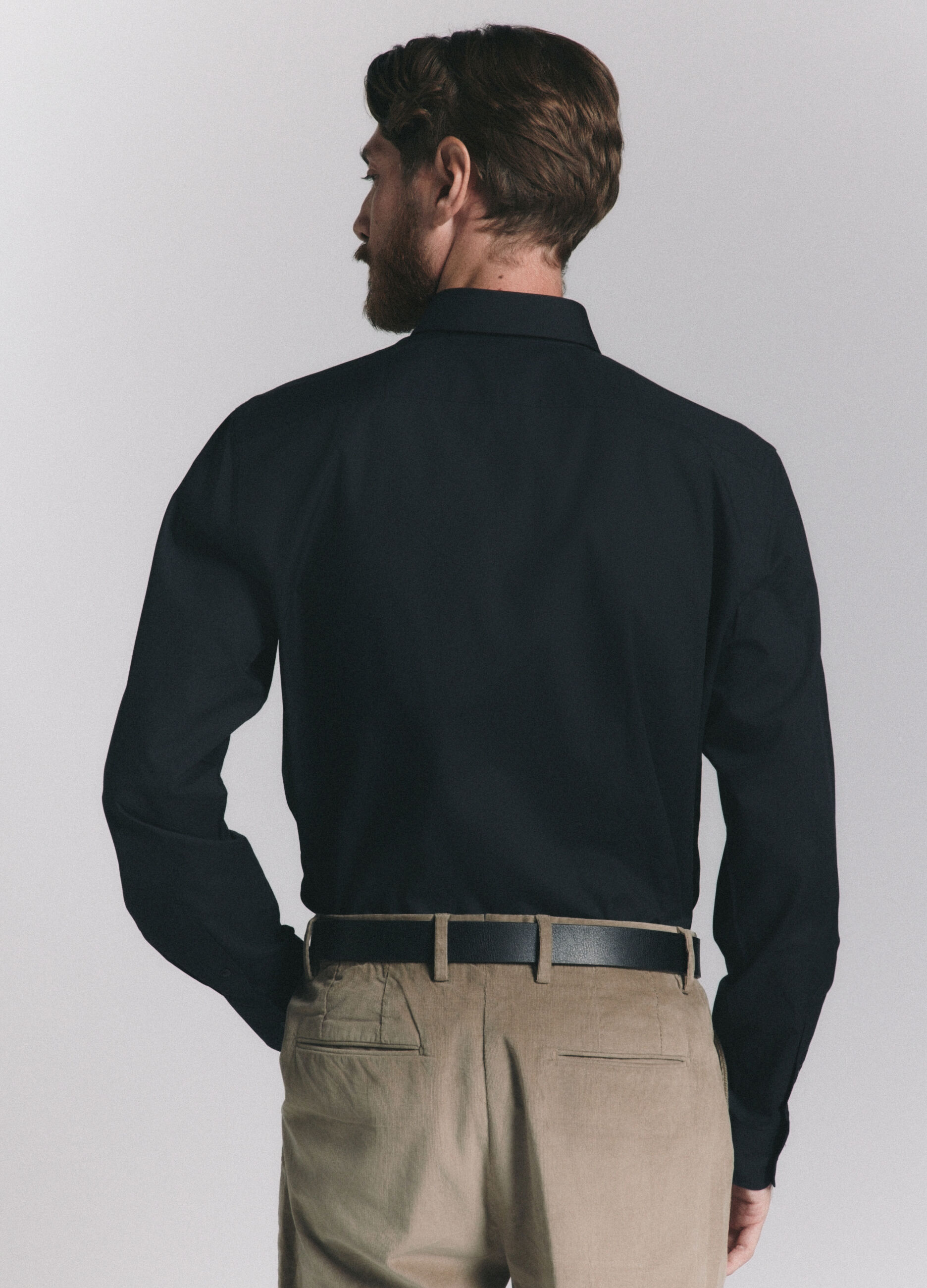 Camicia regular fit con colletto button down uomo_3