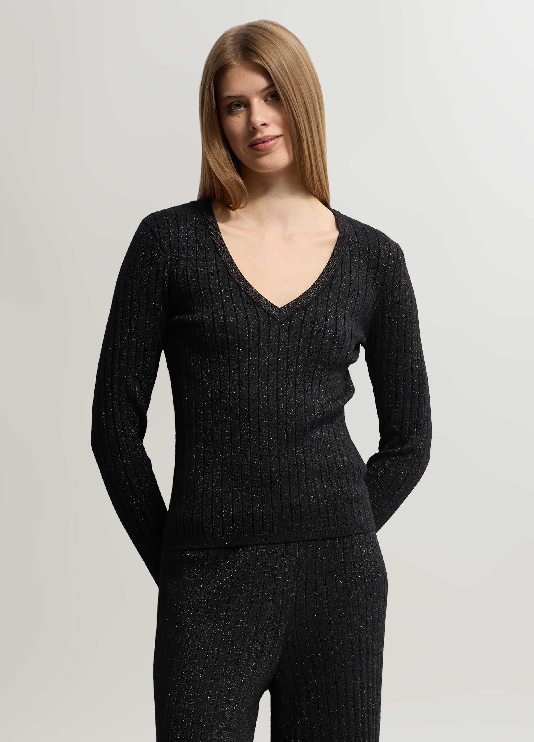 Maglia con scollo a V in costina misto viscosa donna_0