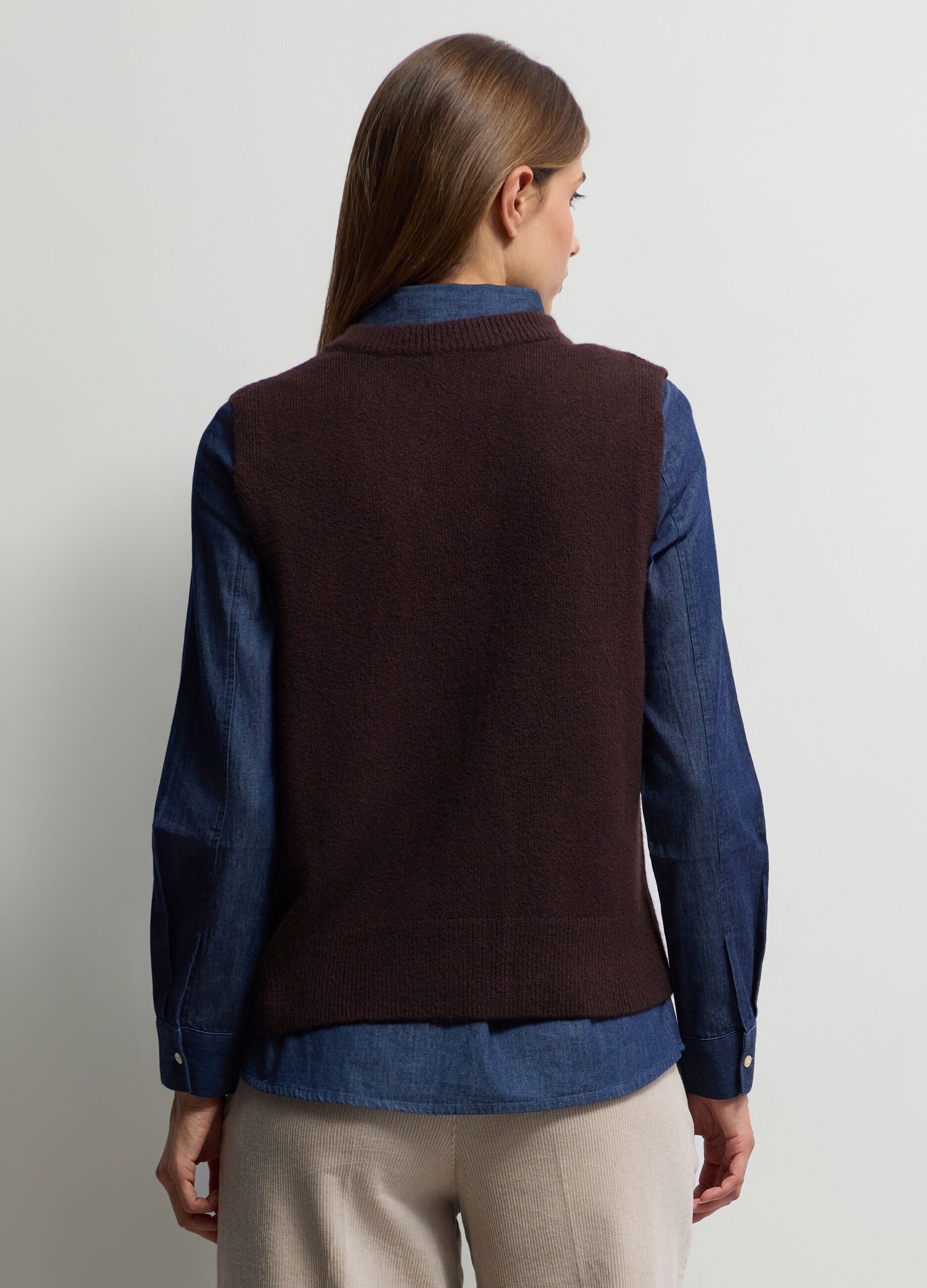 Cardigan smanicato in maglia rasata stretch donna_1