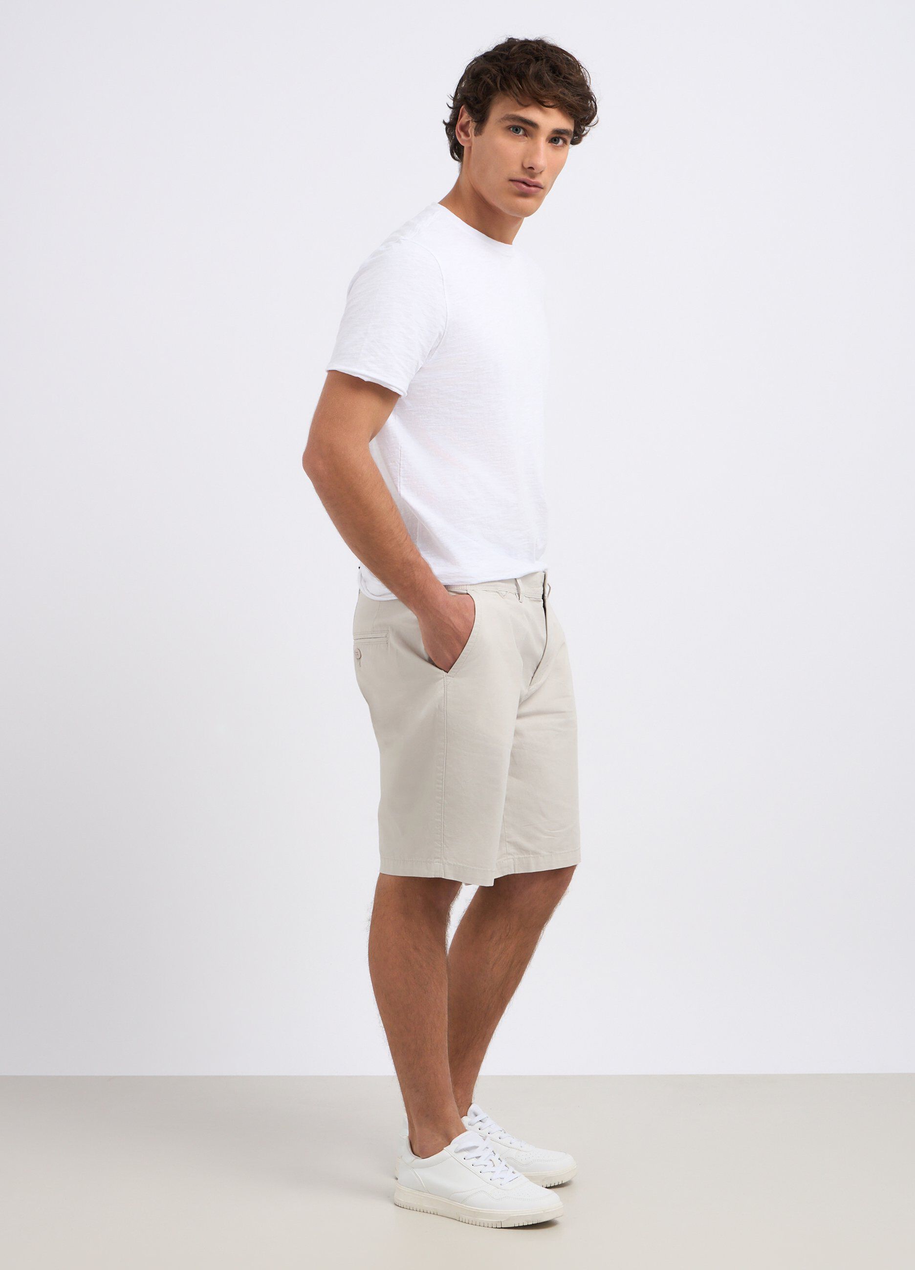 Shorts chino in puro cotone uomo_0
