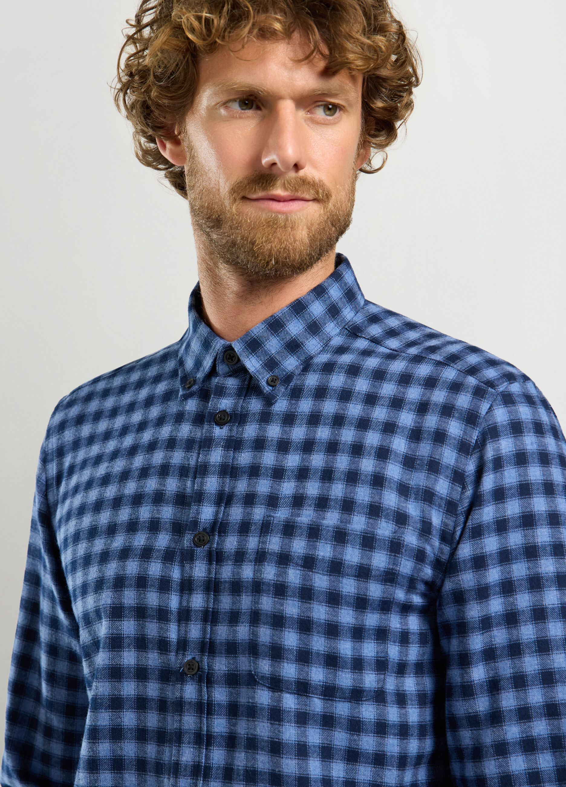 Camicia regular fit con colletto button down in flanella uomo_2