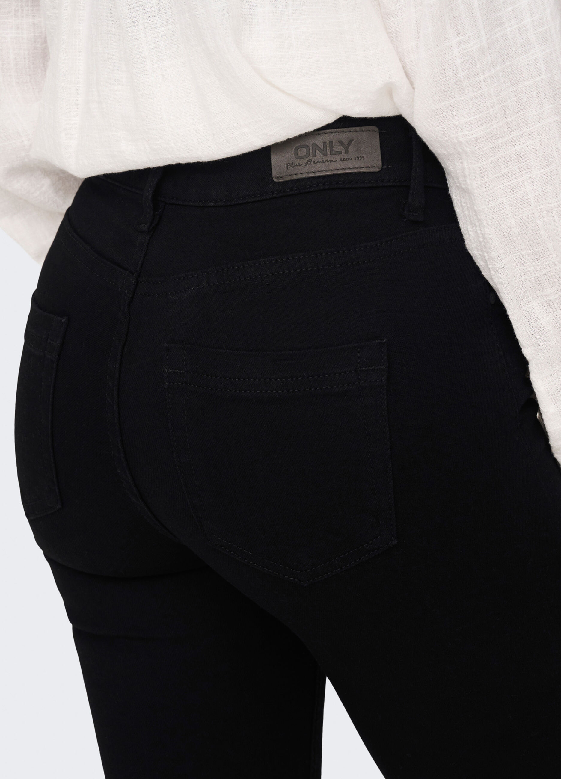 Pantaloni in denim donna_4