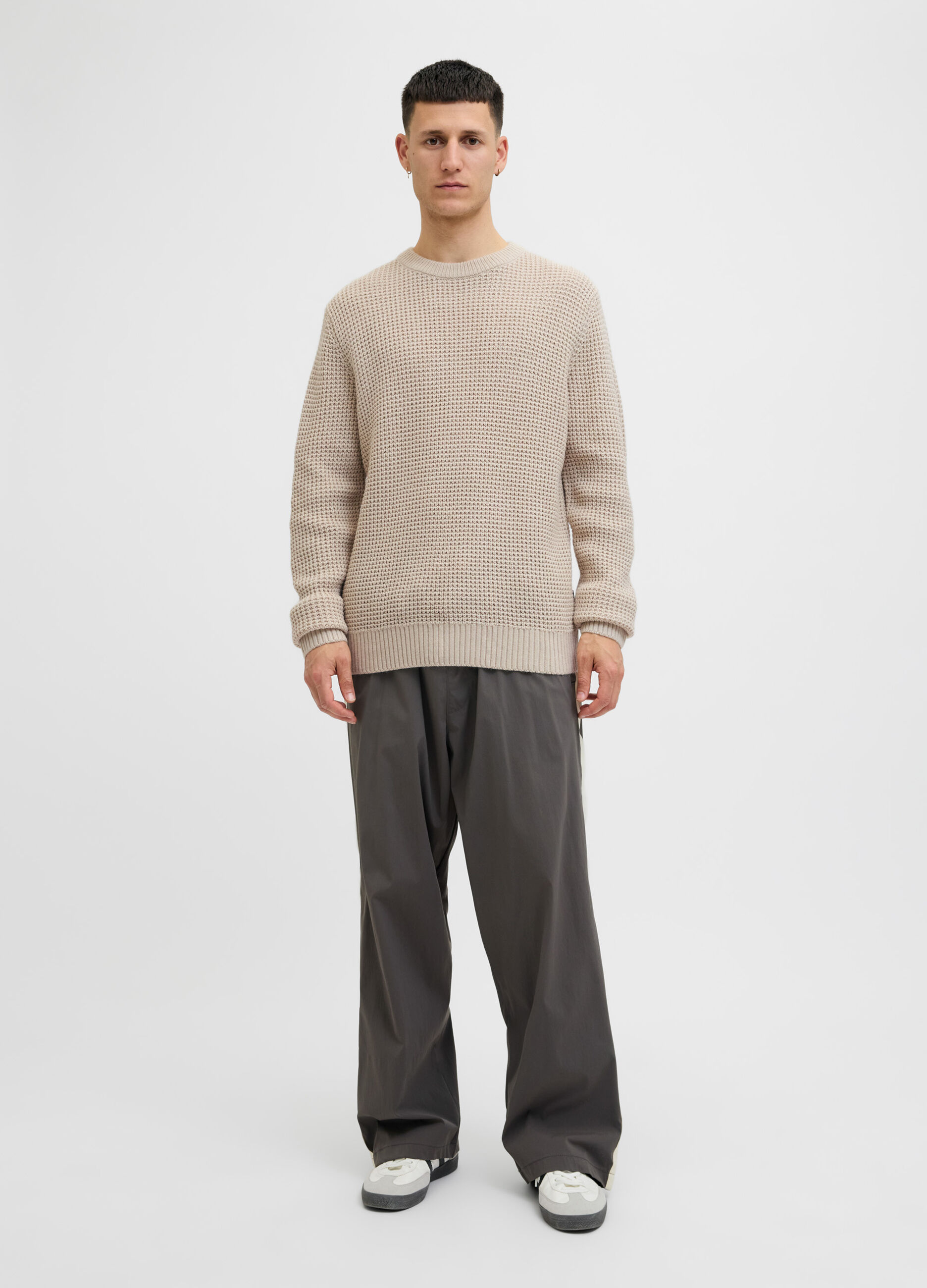 Maglione con lavorazione in rilievo uomo_2