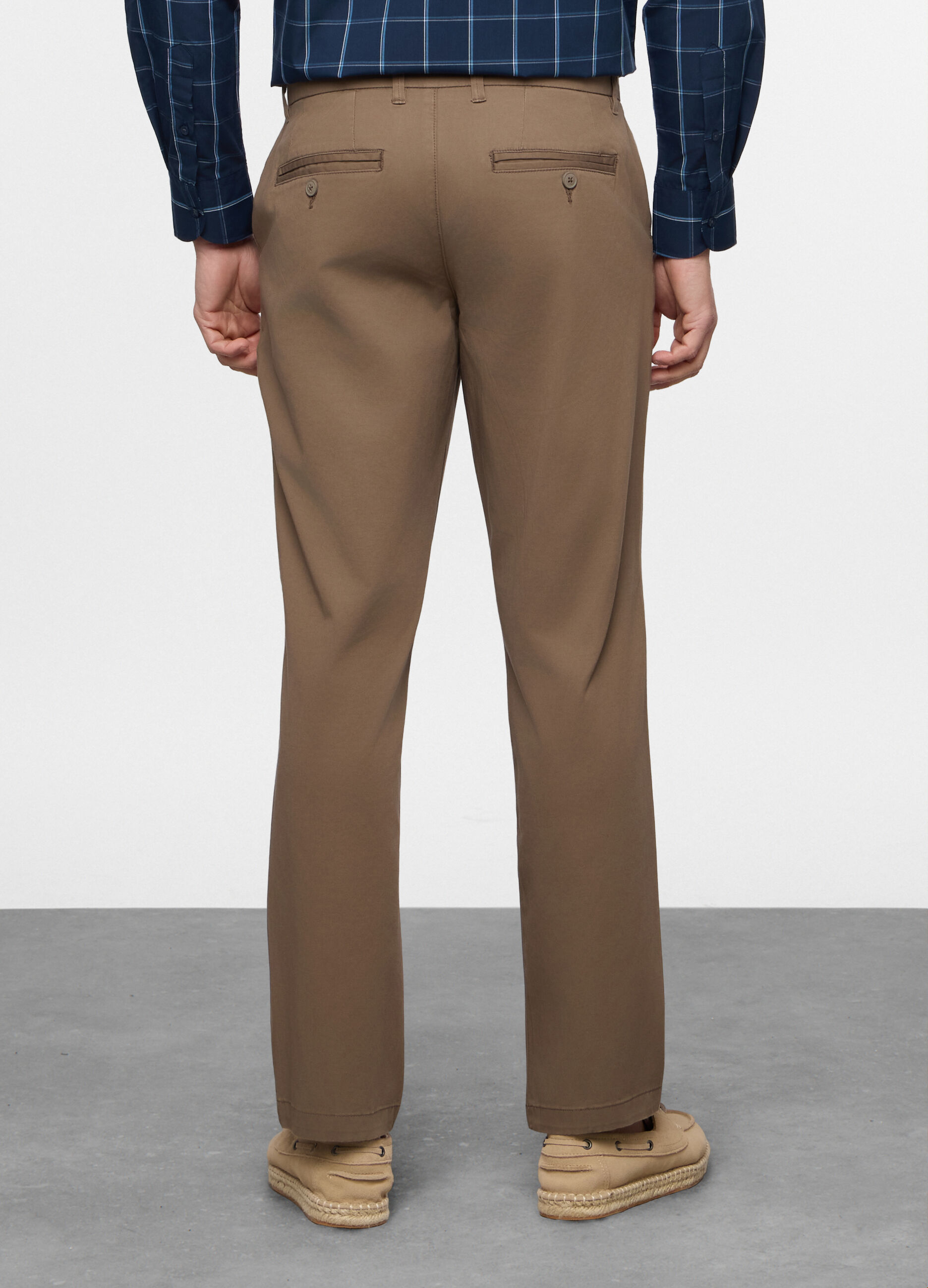 Pantalone chino slim fit in cotone stretch uomo_1