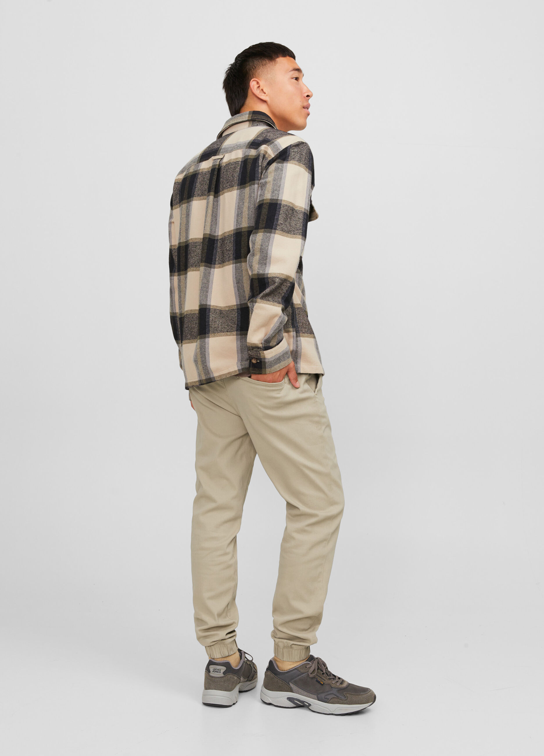 Jogger regular fit ibridi in twill di cotone uomo_1