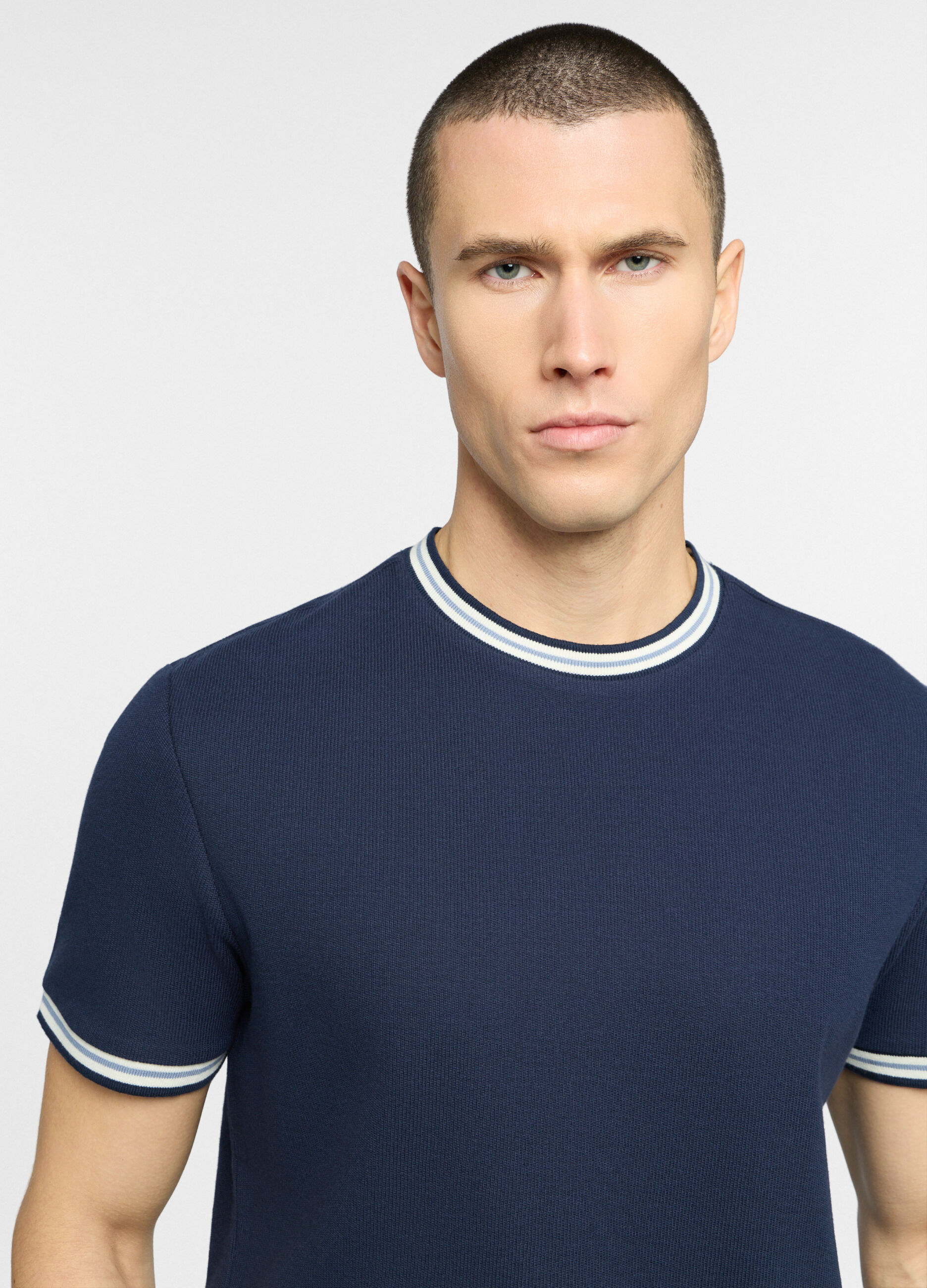 T-shirt girocollo in maglia uomo_2