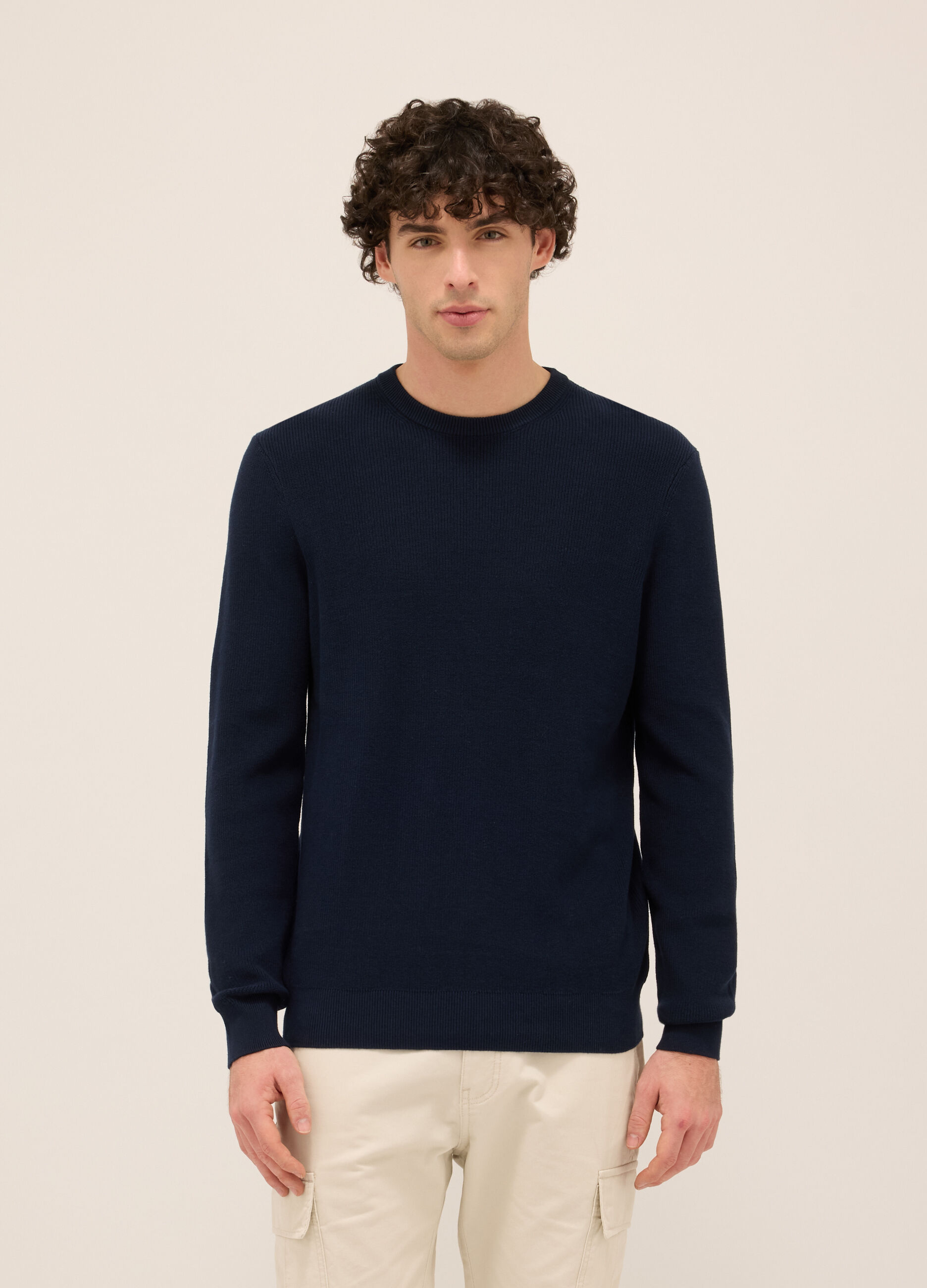 Maglione girocollo in cotone a maglia rasata uomo_0