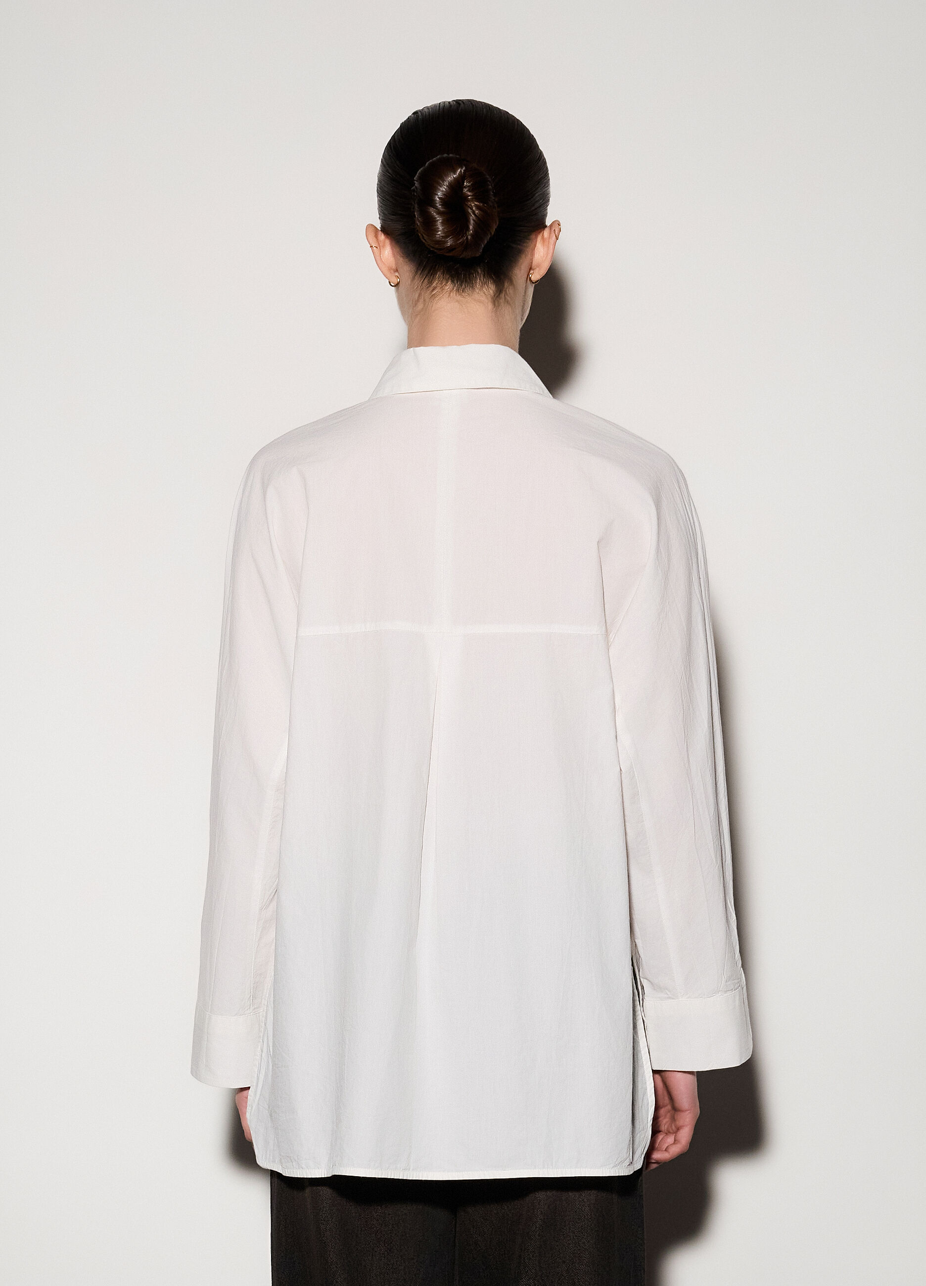 Camicia over fit in con collo alla francese in popeline donna_2