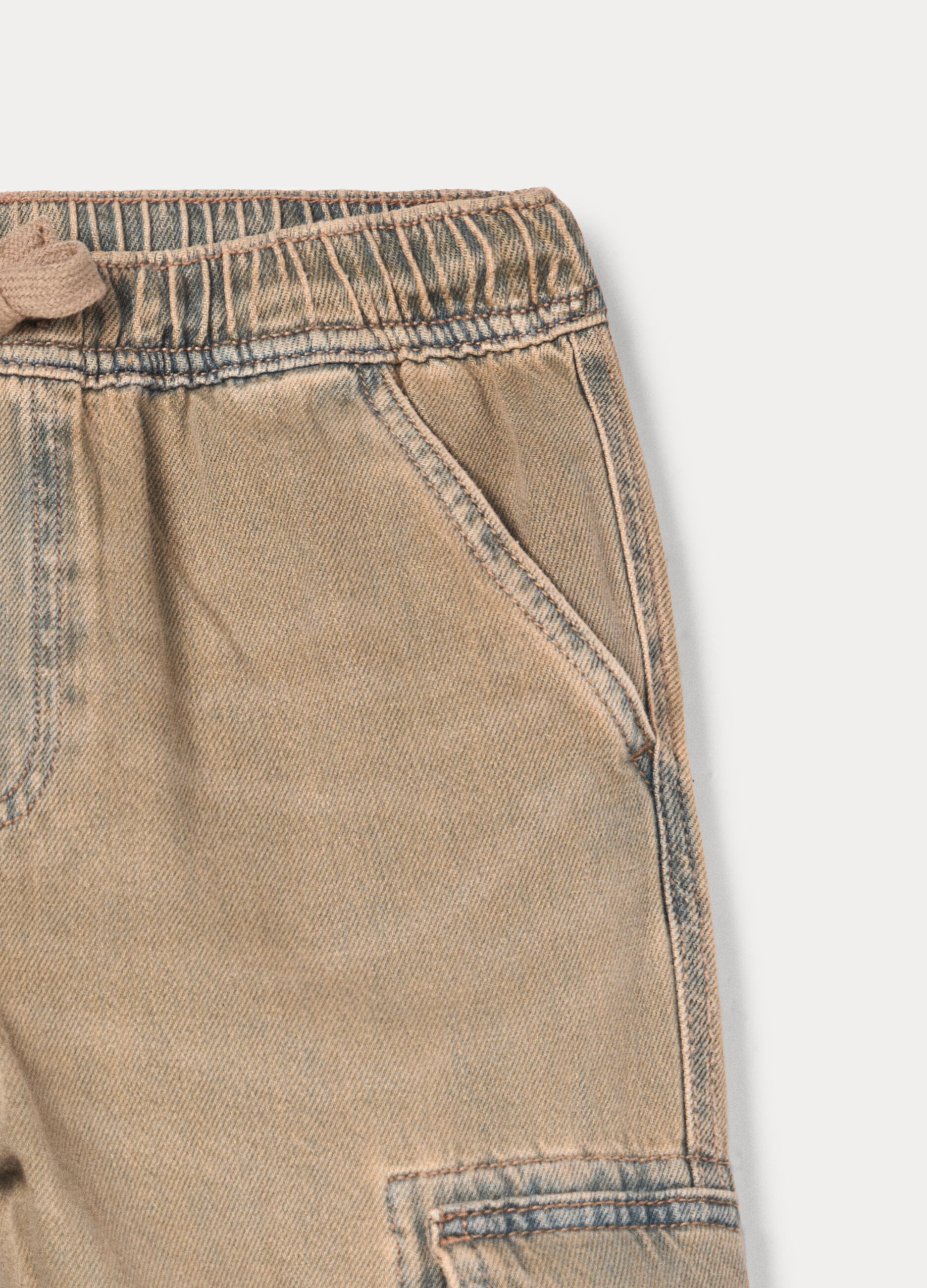 Pantaloni cargo regular fit in denim misto cotone bambino_2