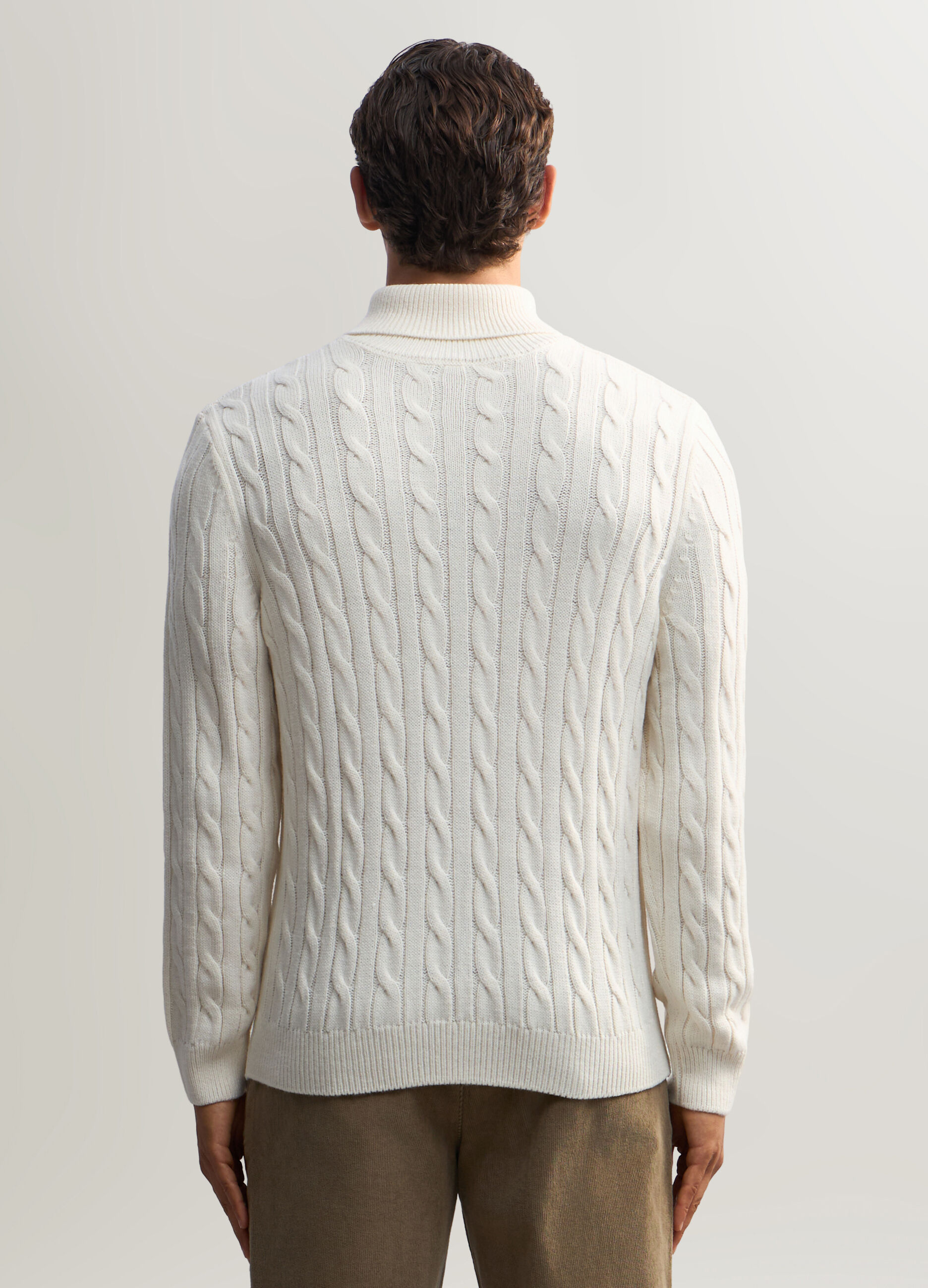 Maglione collo alto in maglia a trecce uomo_1