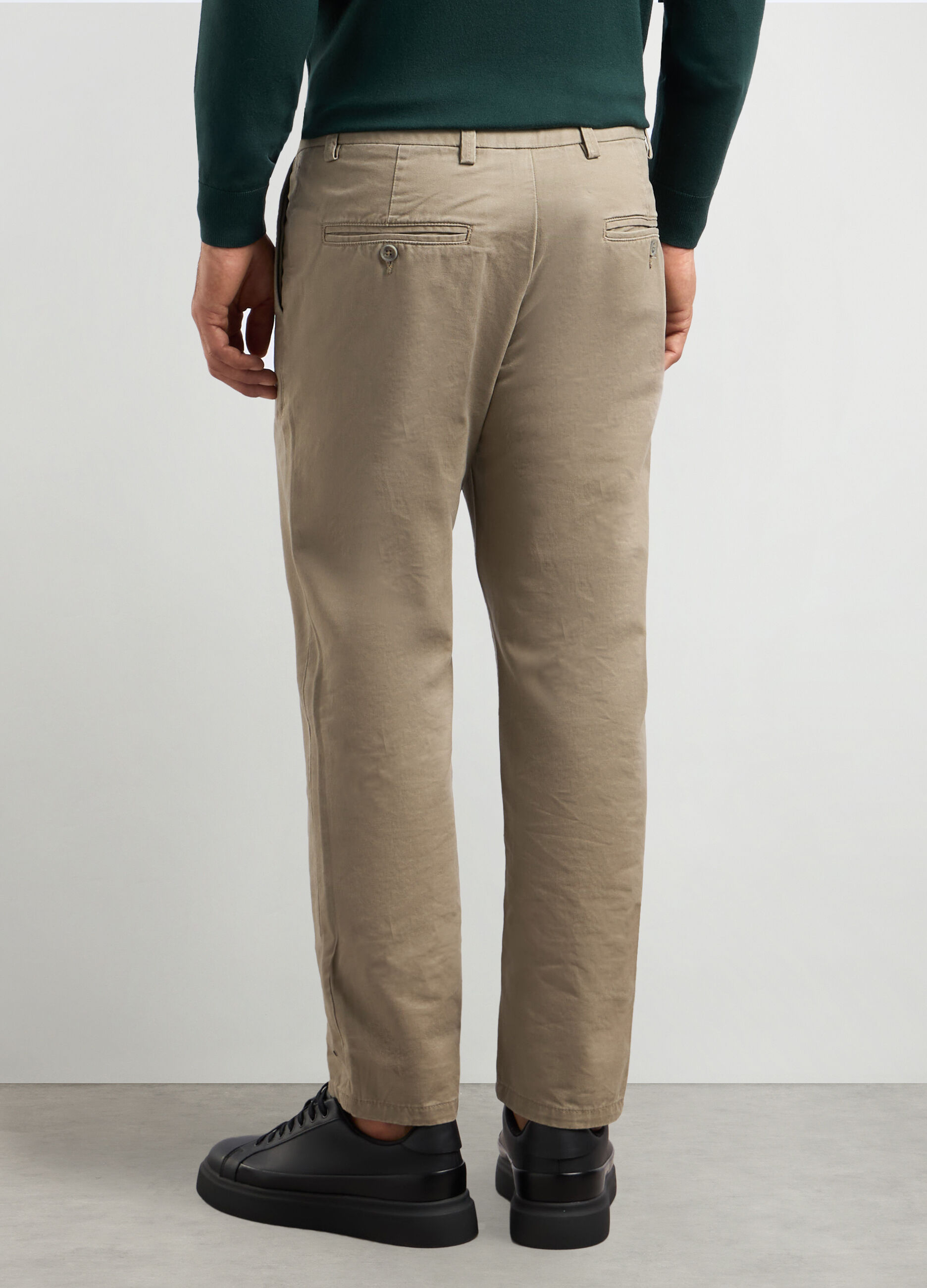 Pantaloni chino regular fit in twill di cotone uomo_1