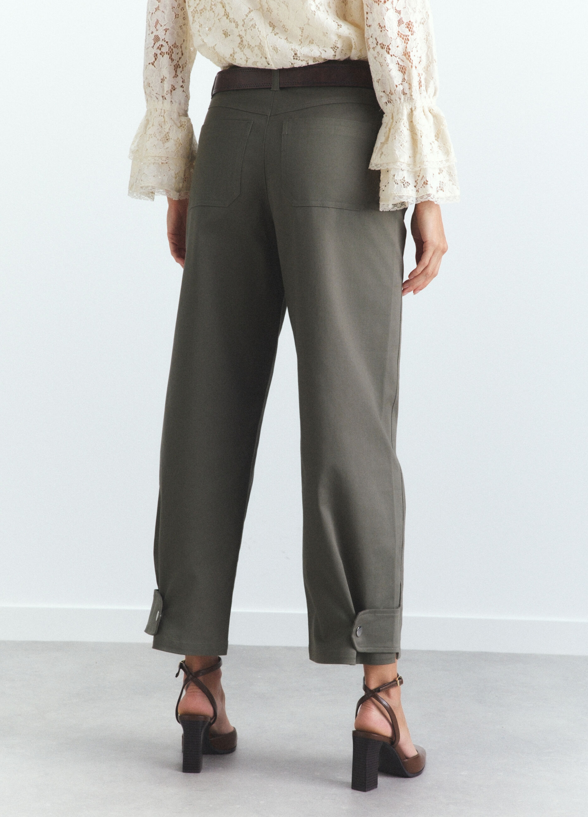 Pantaloni Fit Over in Twill di cotone stretch donna_3