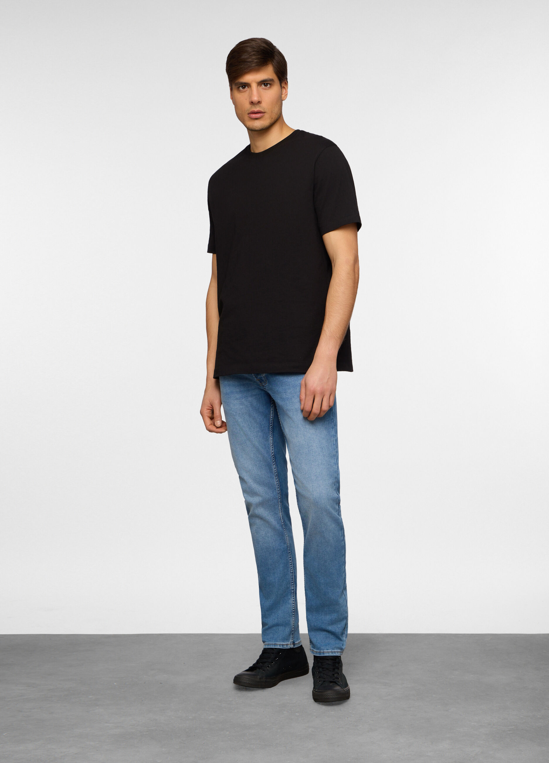 Jeans slim fit in denim stretch lavato uomo_0