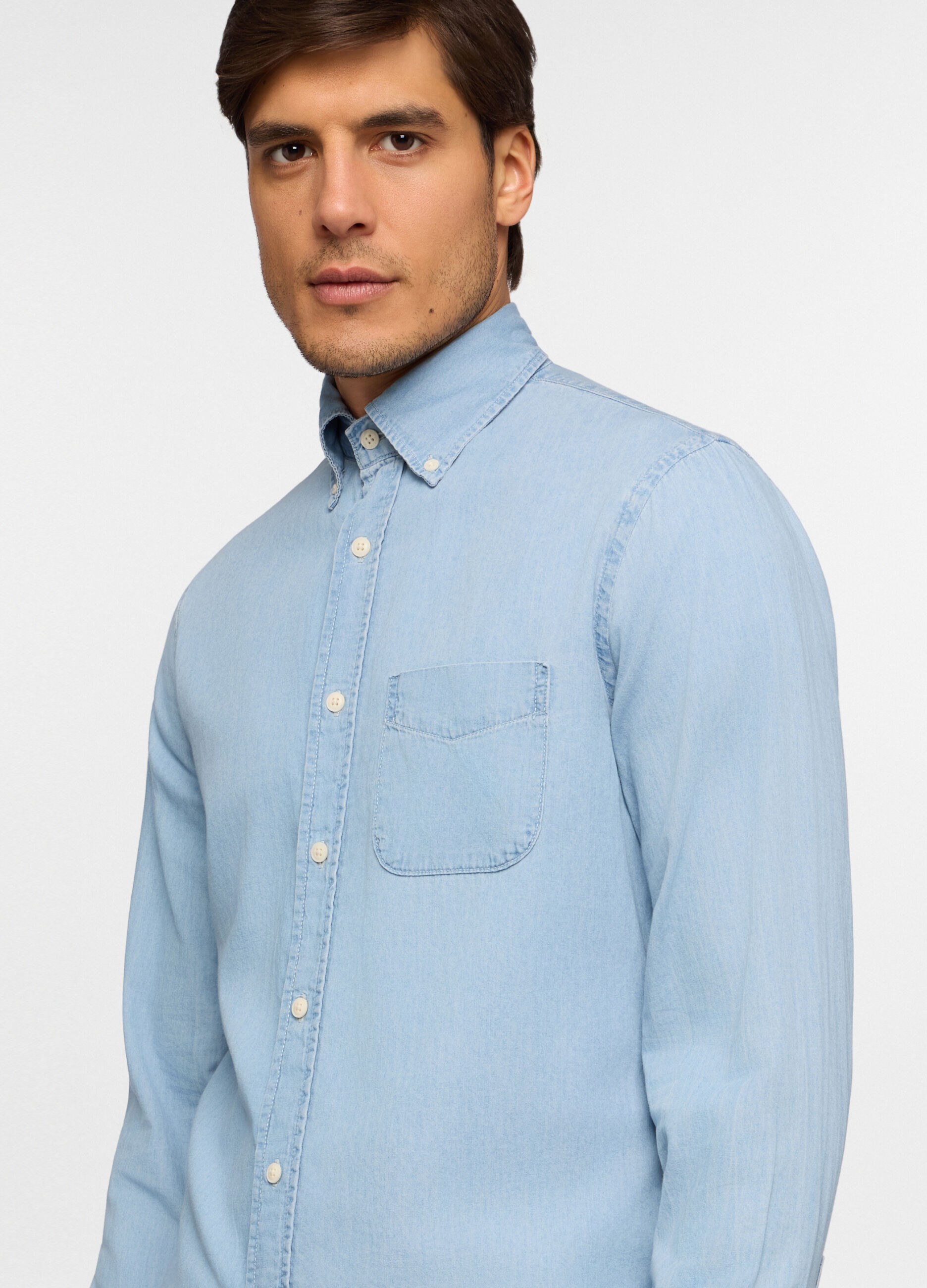 Camicia regular fit in chambray di cotone uomo_2