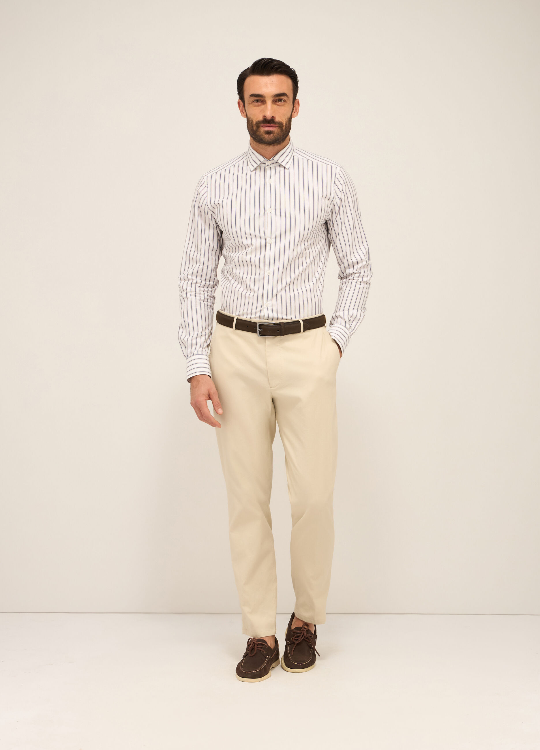 Pantaloni classici regular fit in cotone stretch uomo_0