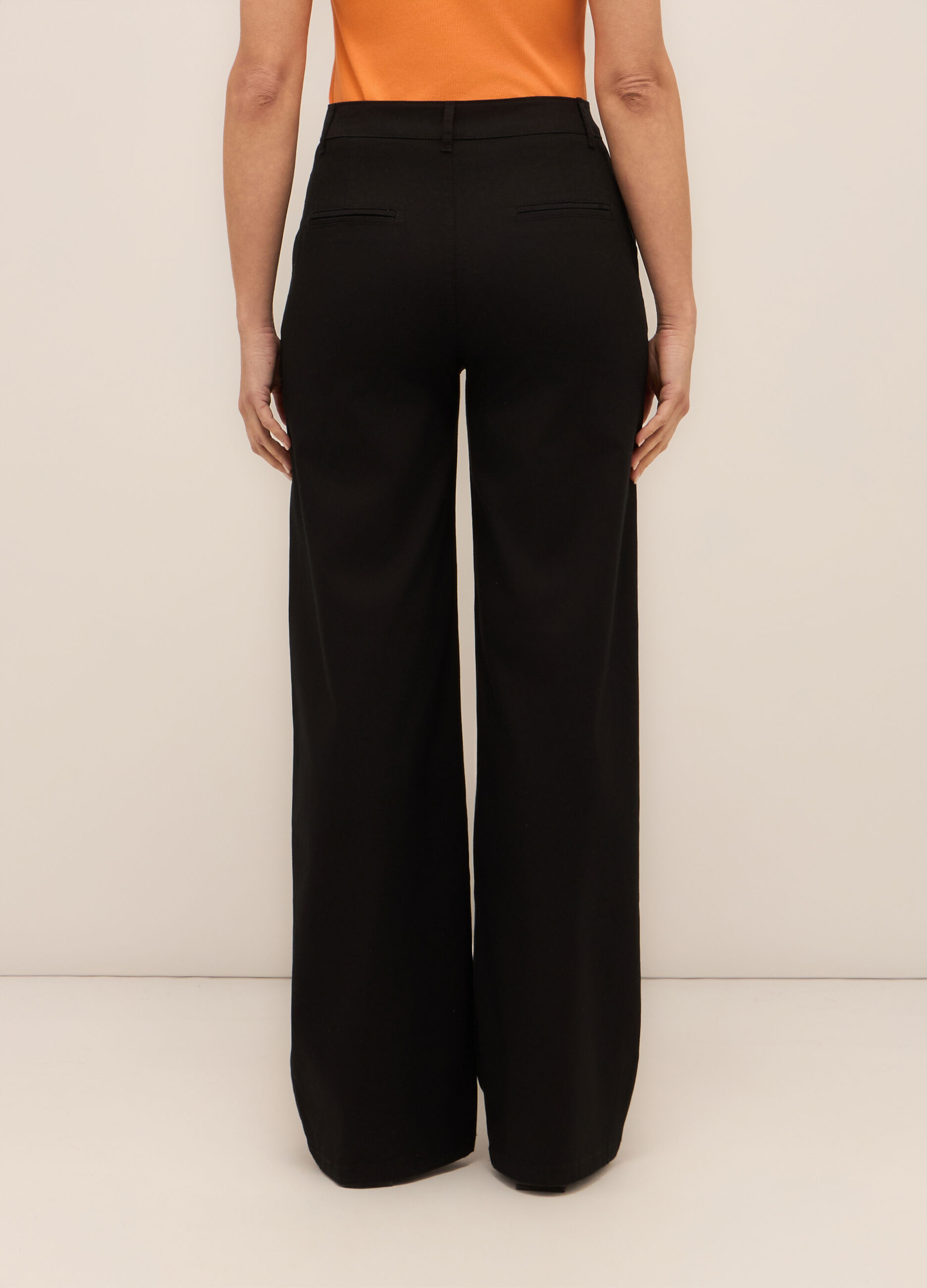Pantaloni in twill di cotone stretch donna_1