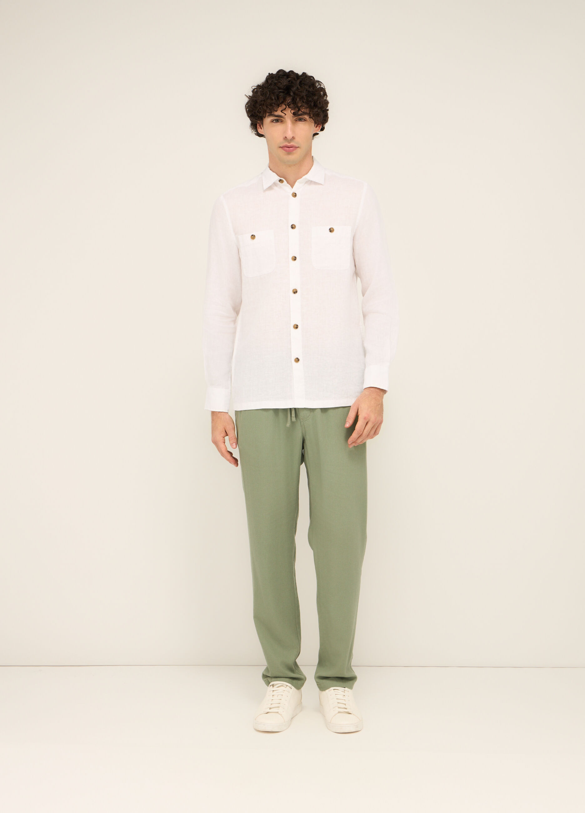 Pantaloni chino in misto lino con coulisse uomo_0