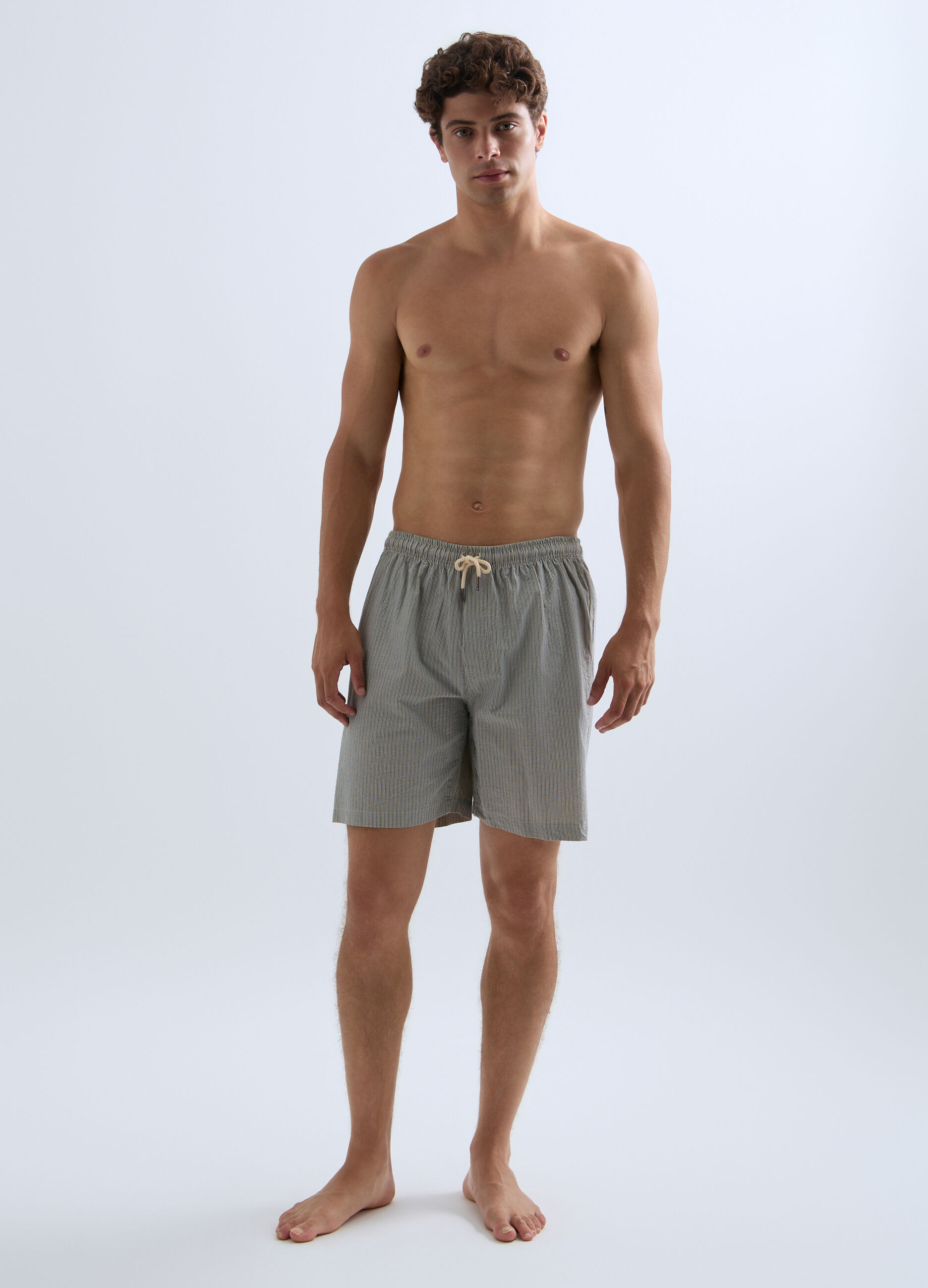 Short pigiama in seersucker a righe uomo_0