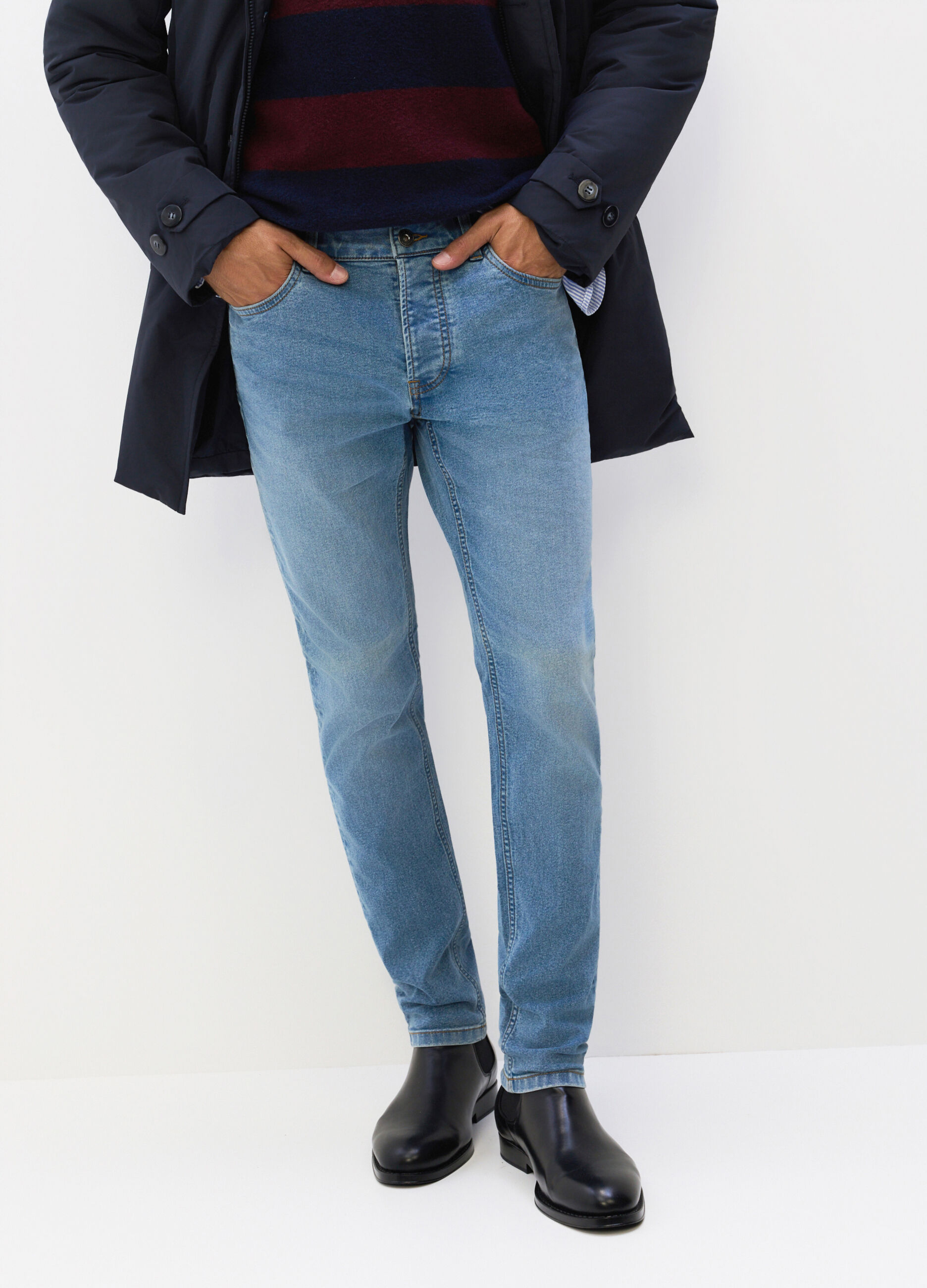 Jeans regular fit in denim di cotone lavato uomo_2